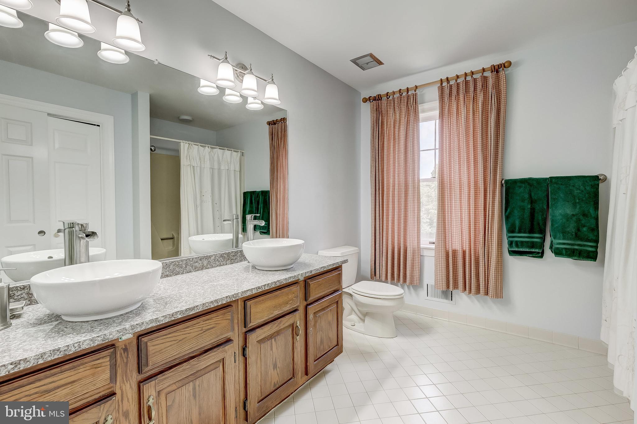 MANOR OAKS - Residential