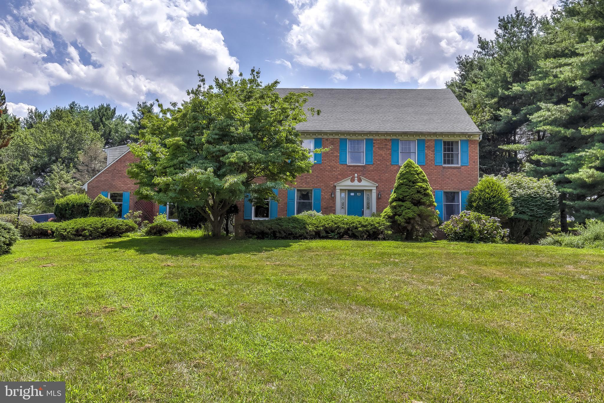 MANOR OAKS - Residential