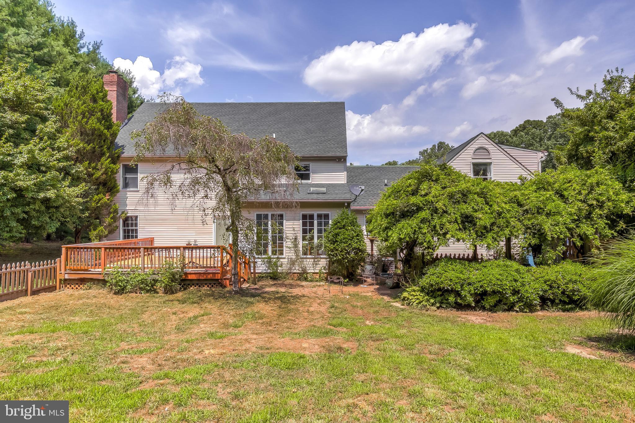 MANOR OAKS - Residential