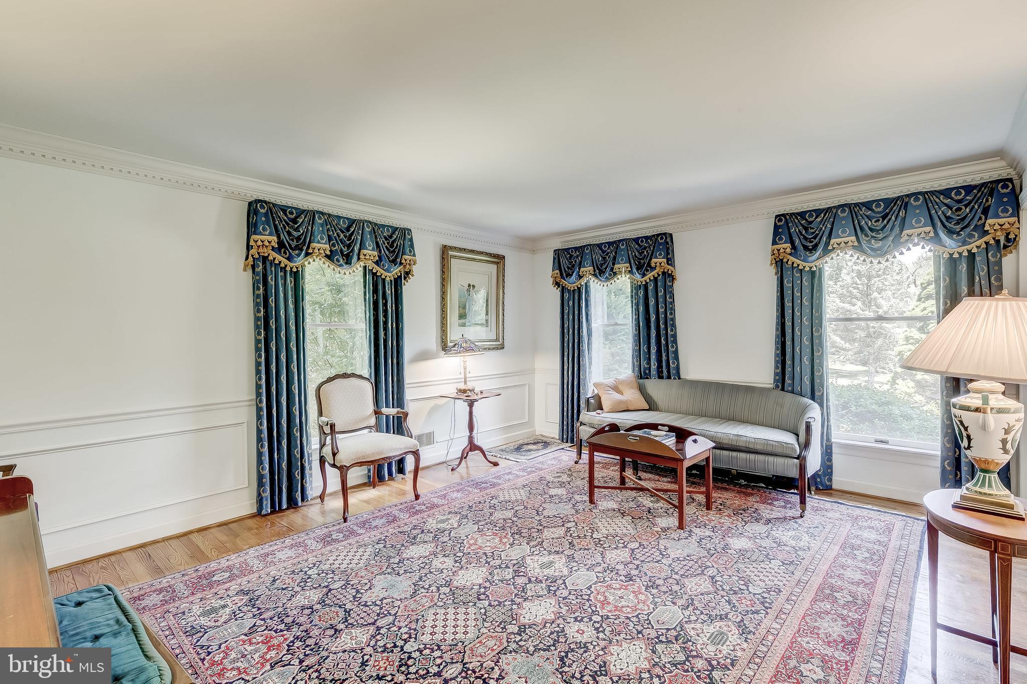 MANOR OAKS - Residential