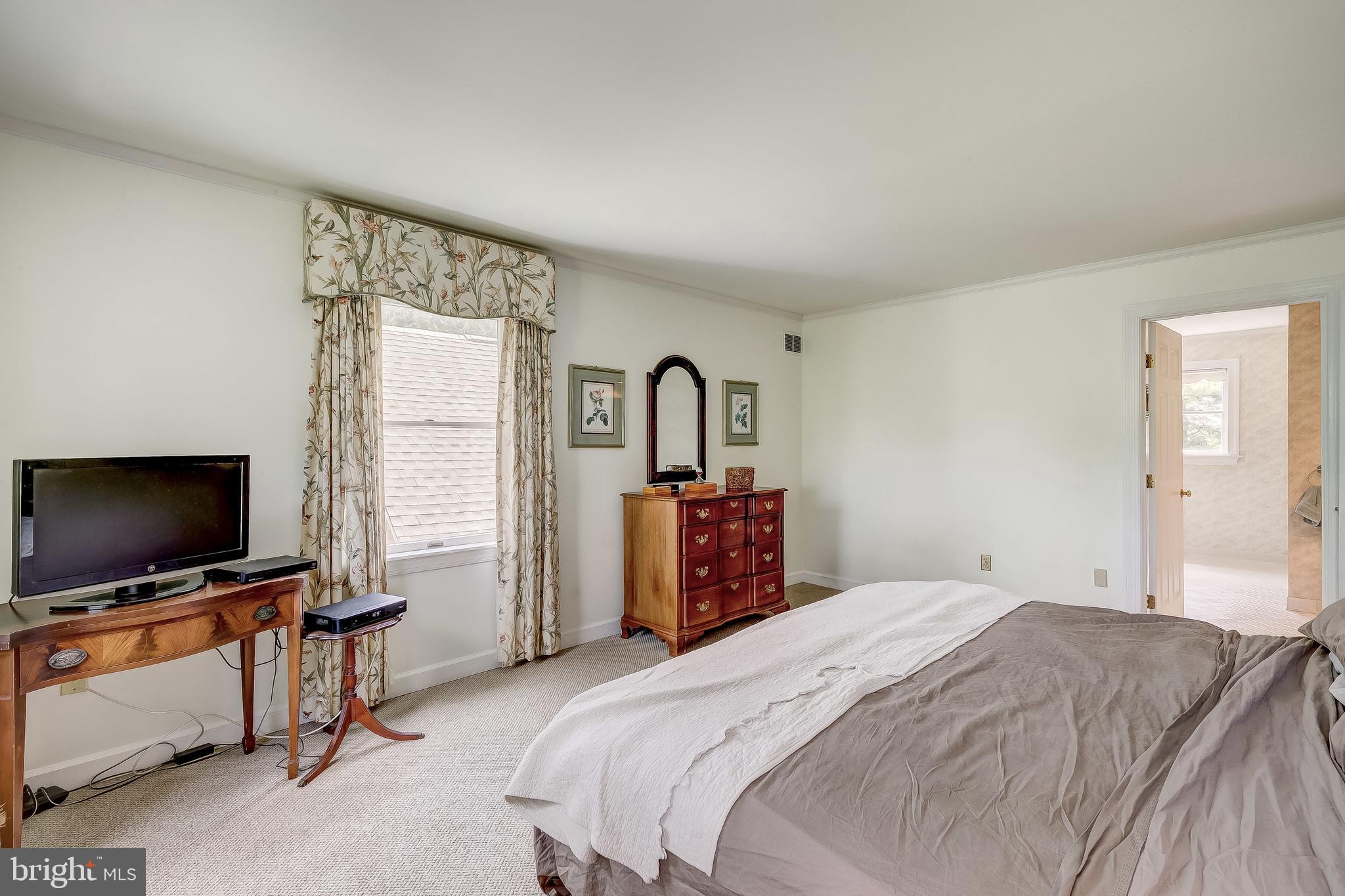 MANOR OAKS - Residential