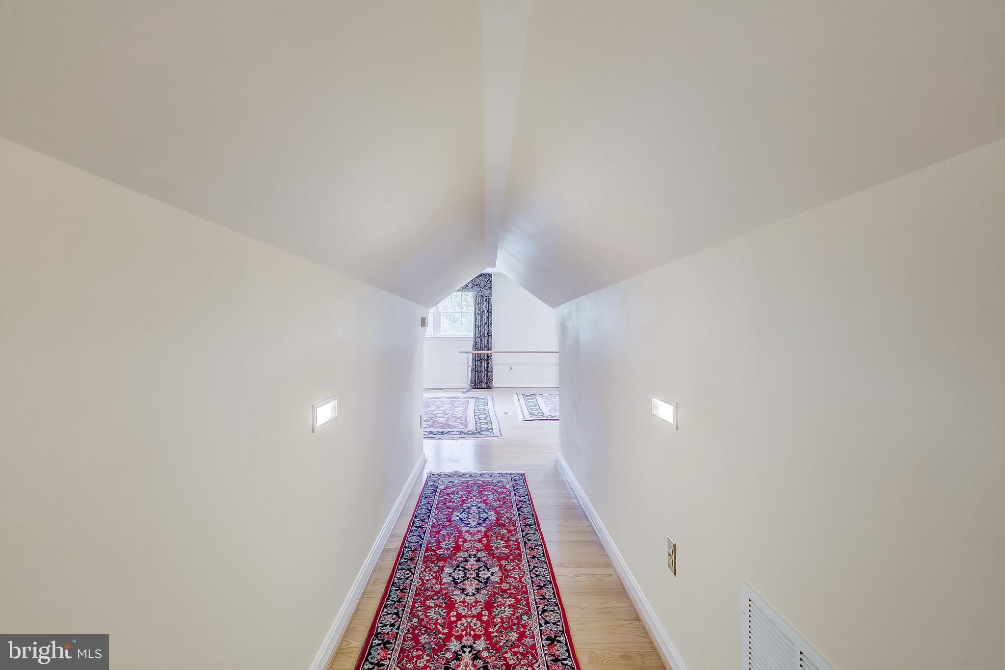 MANOR OAKS - Residential