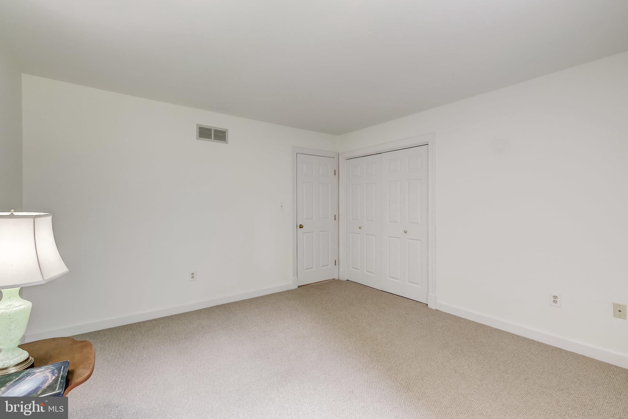 MANOR OAKS - Residential