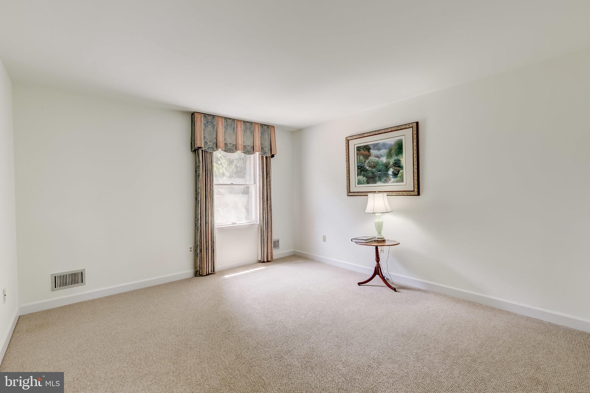 MANOR OAKS - Residential