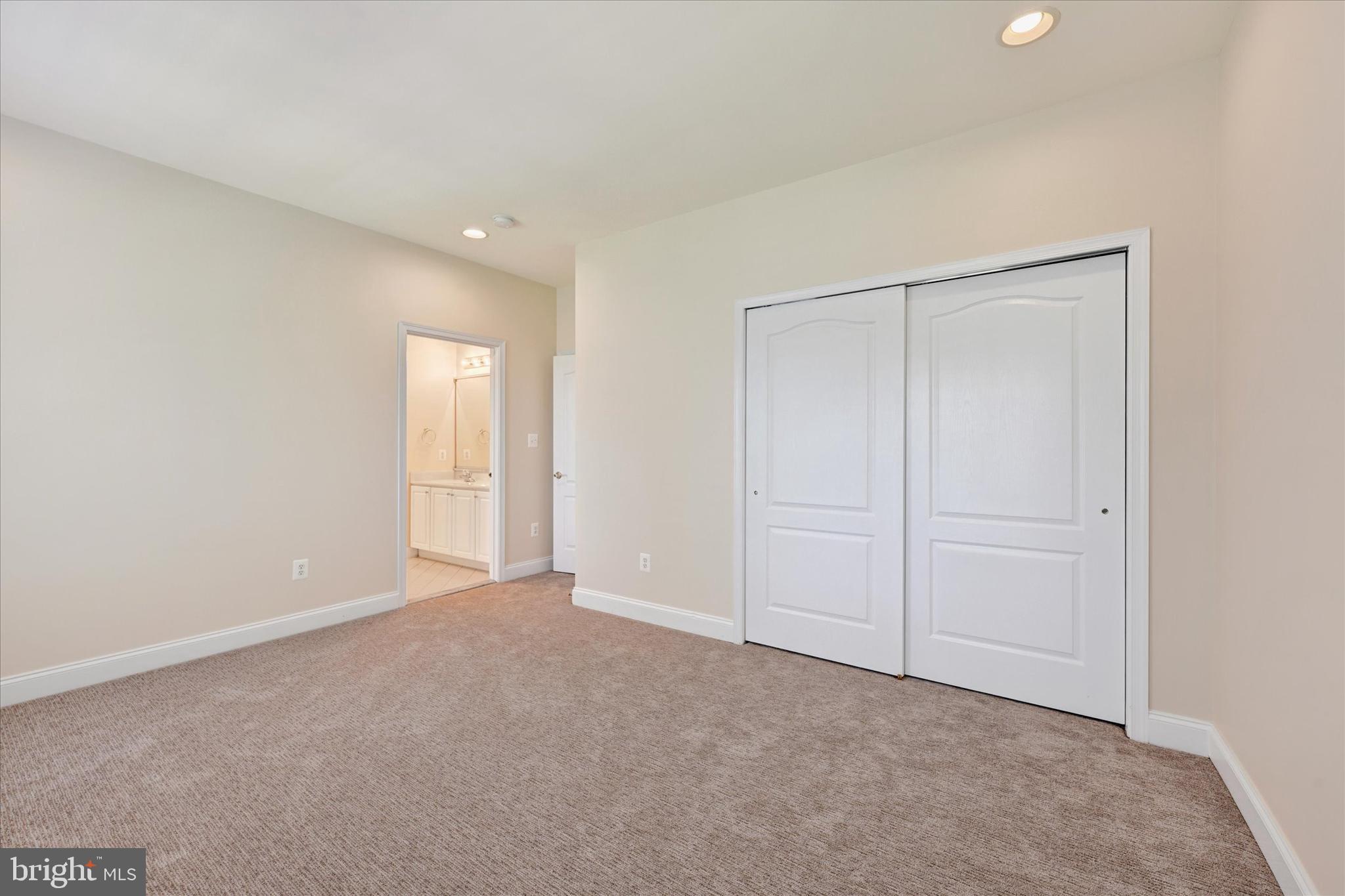 GREENSPRING - Residential