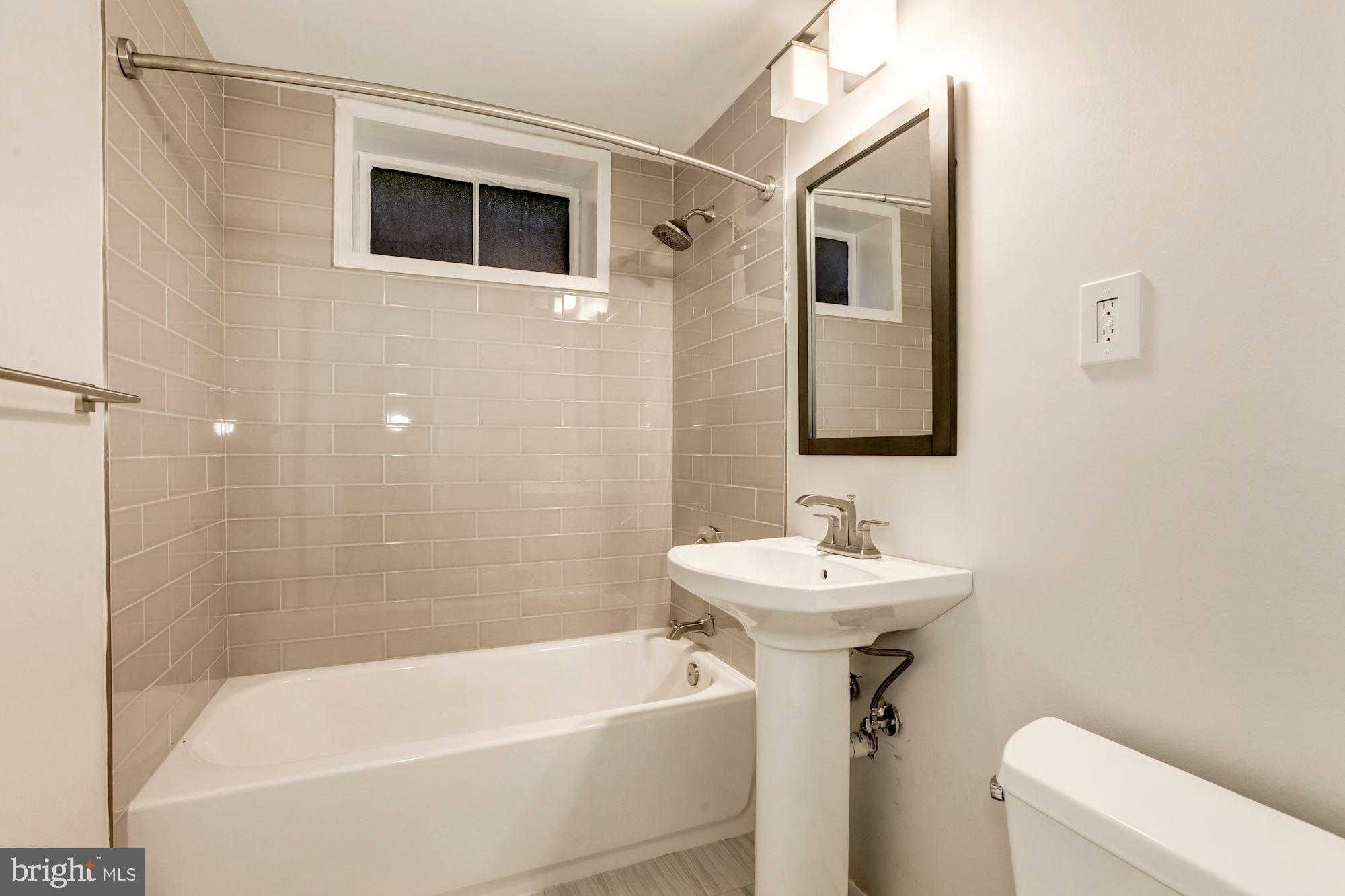 BRADLEY HILLS GROVE - Residential Lease