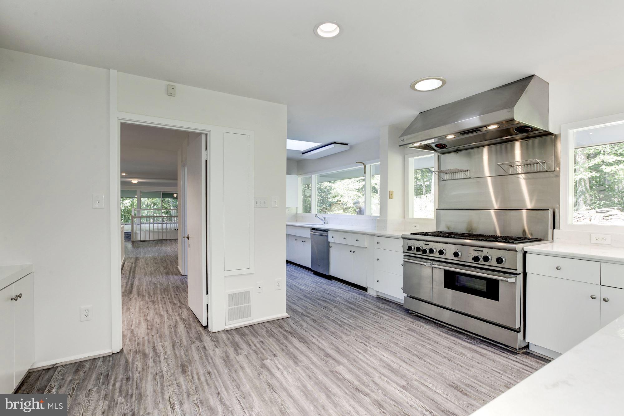 BRADLEY HILLS GROVE - Residential Lease