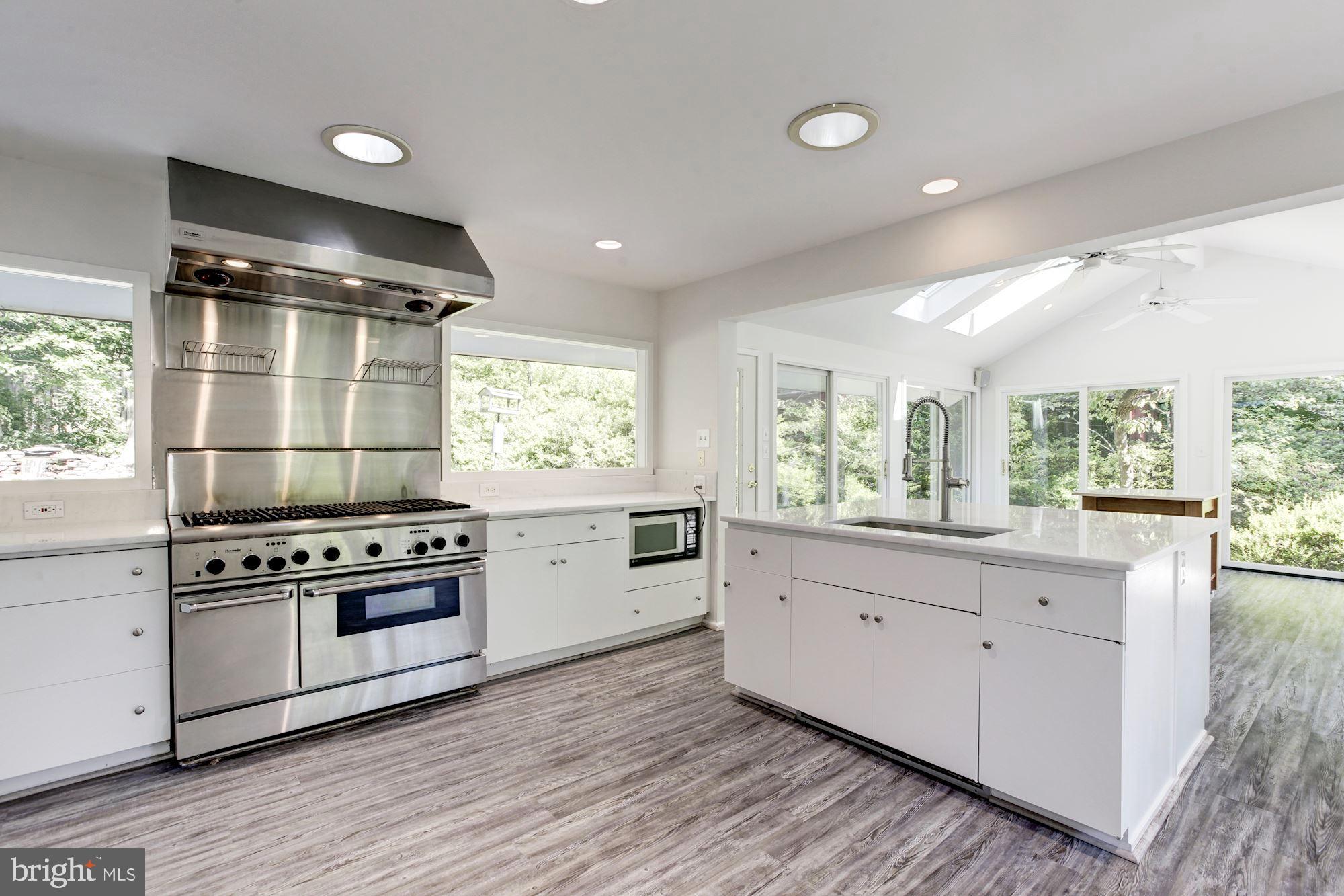 BRADLEY HILLS GROVE - Residential Lease