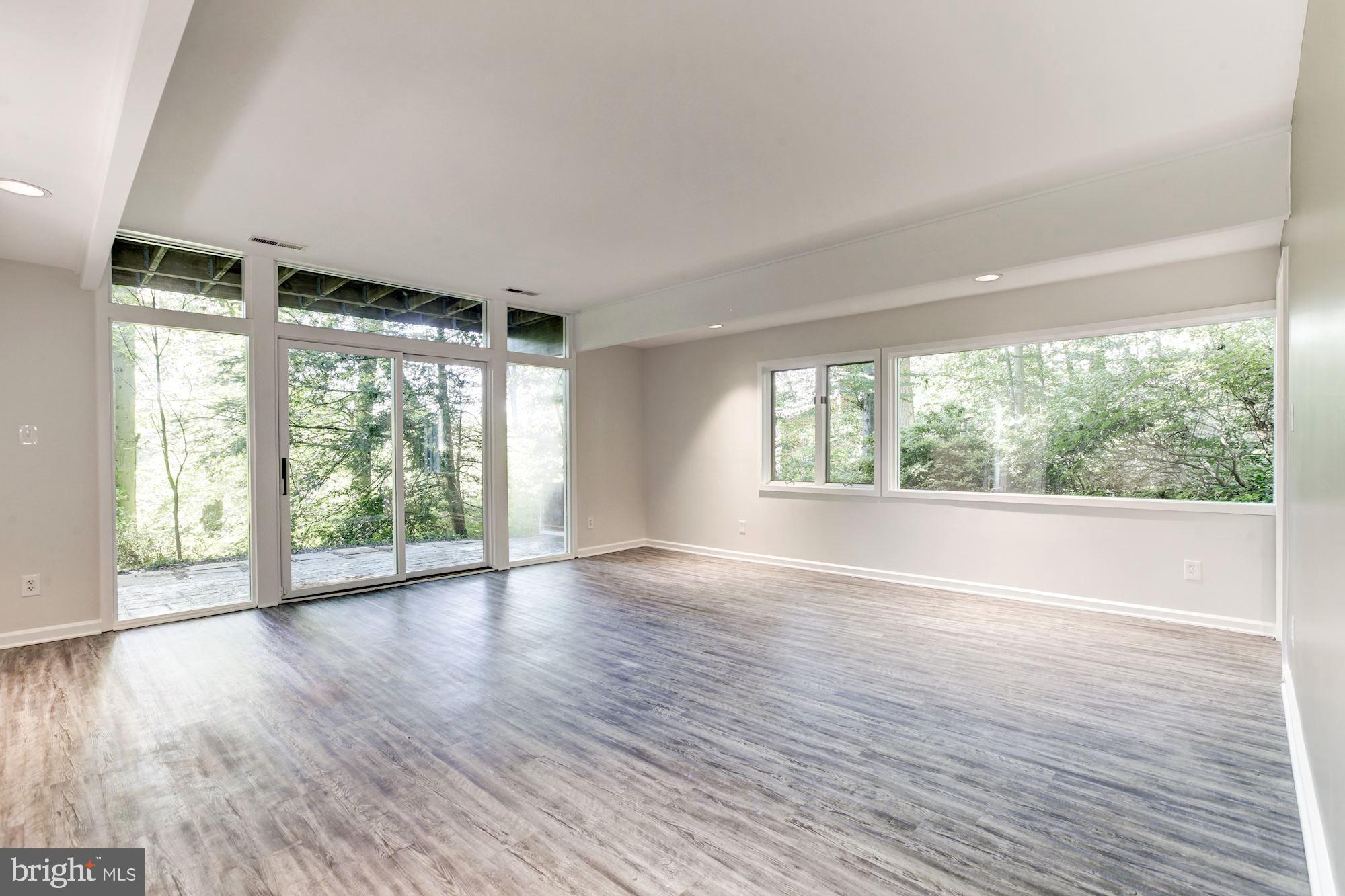 BRADLEY HILLS GROVE - Residential Lease