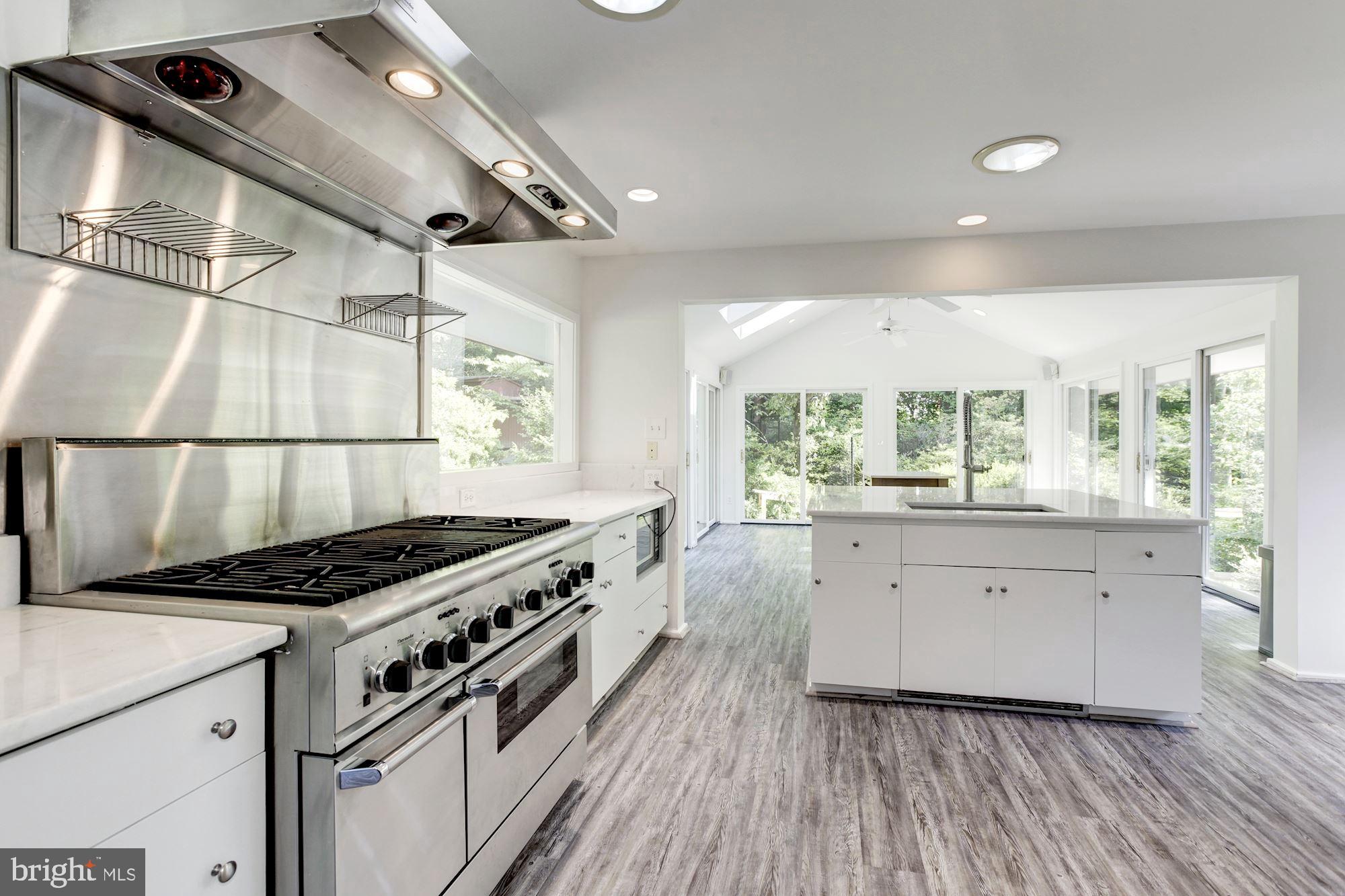 BRADLEY HILLS GROVE - Residential Lease