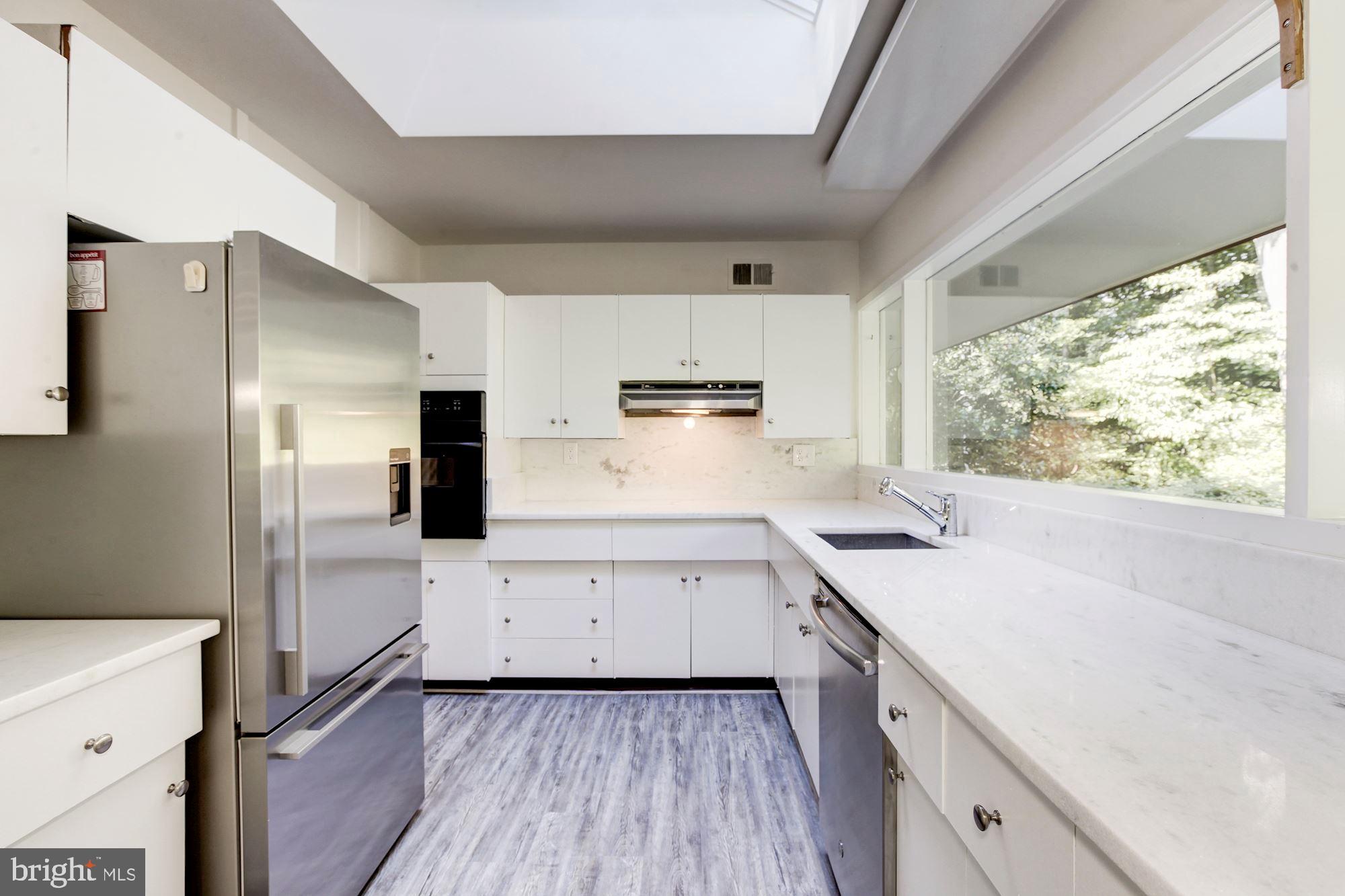 BRADLEY HILLS GROVE - Residential Lease