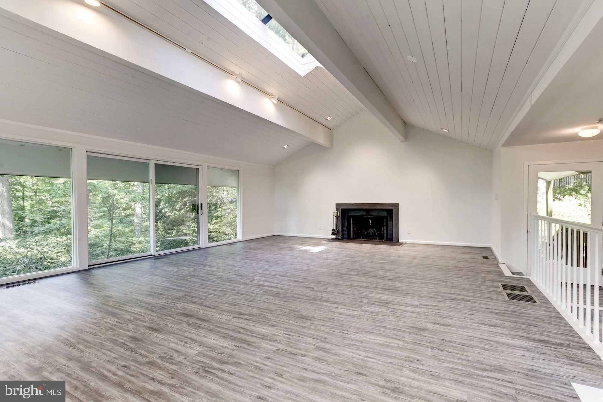 BRADLEY HILLS GROVE - Residential Lease