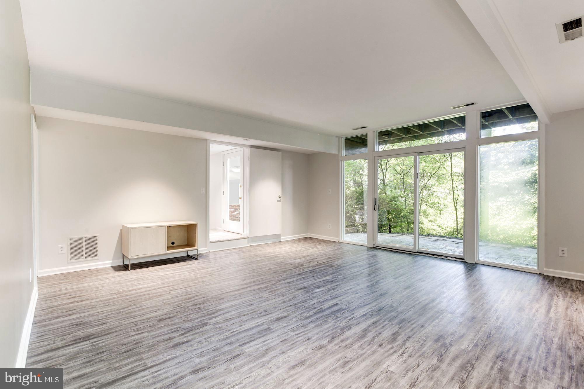 BRADLEY HILLS GROVE - Residential Lease