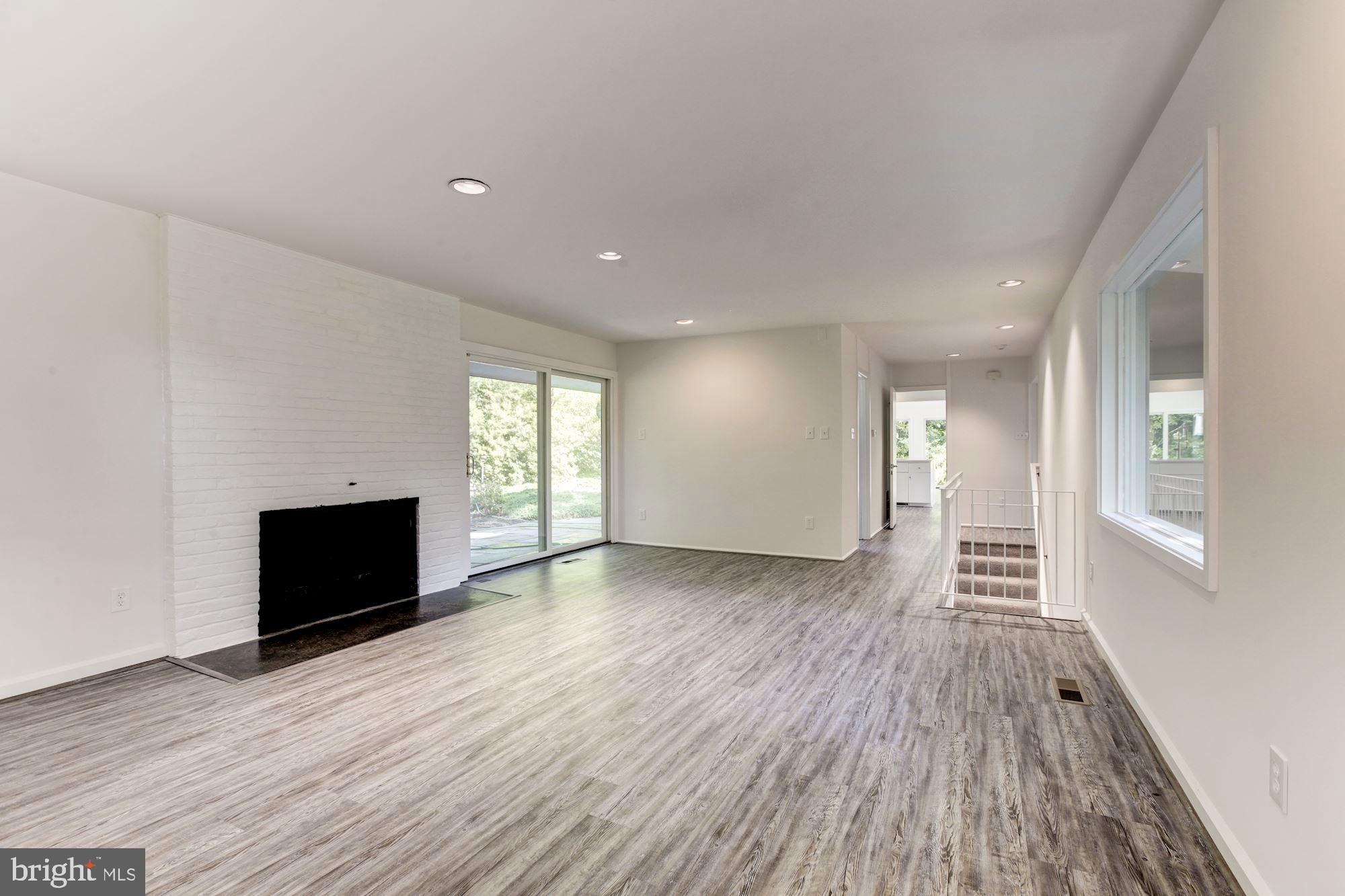 BRADLEY HILLS GROVE - Residential Lease