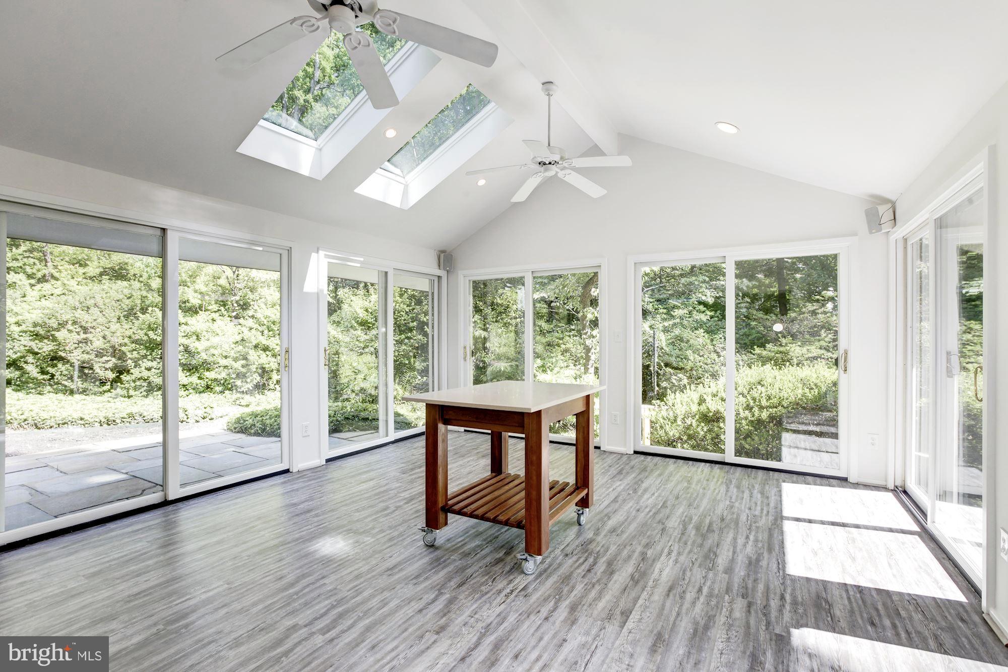 BRADLEY HILLS GROVE - Residential Lease