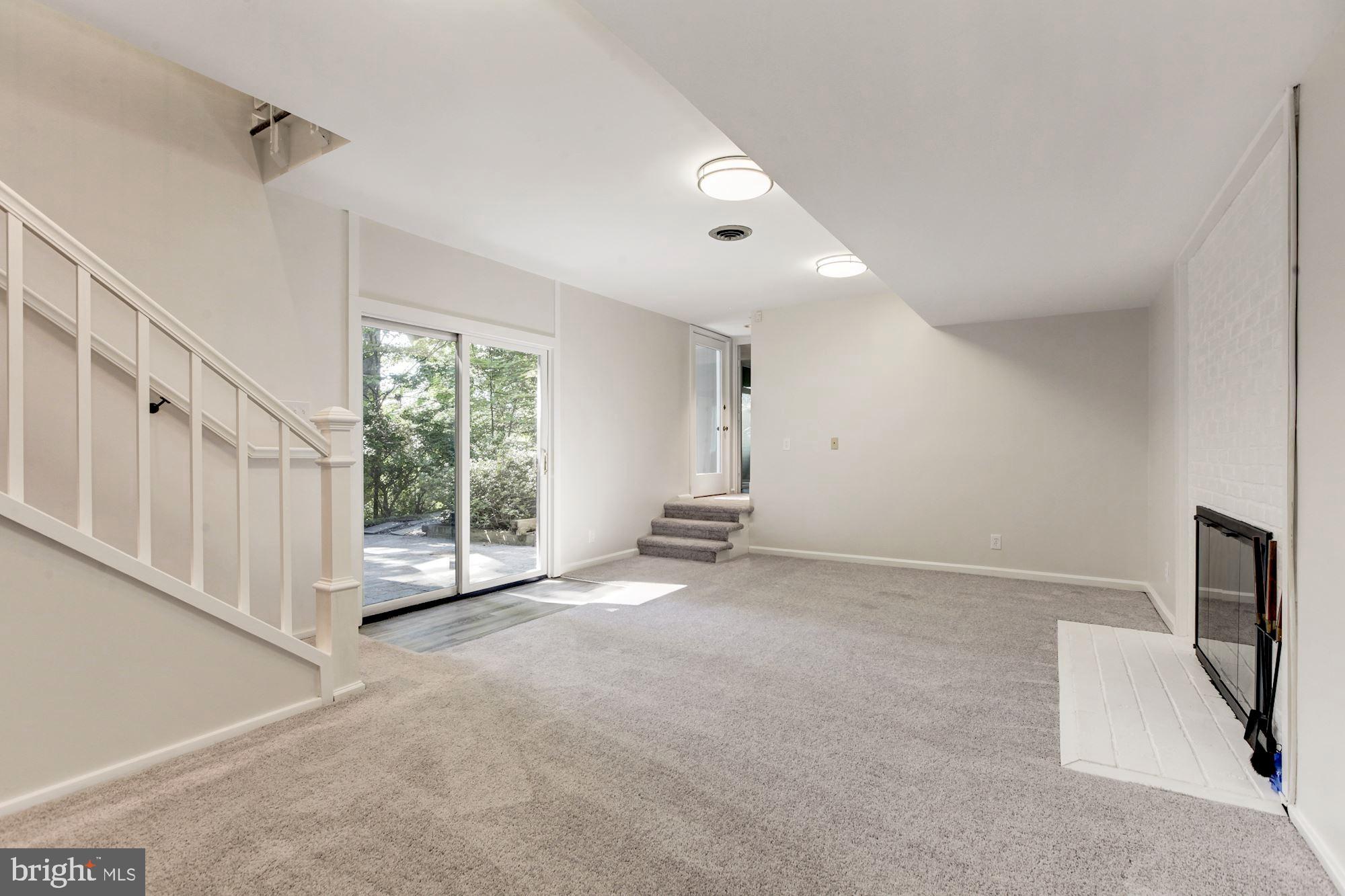 BRADLEY HILLS GROVE - Residential Lease