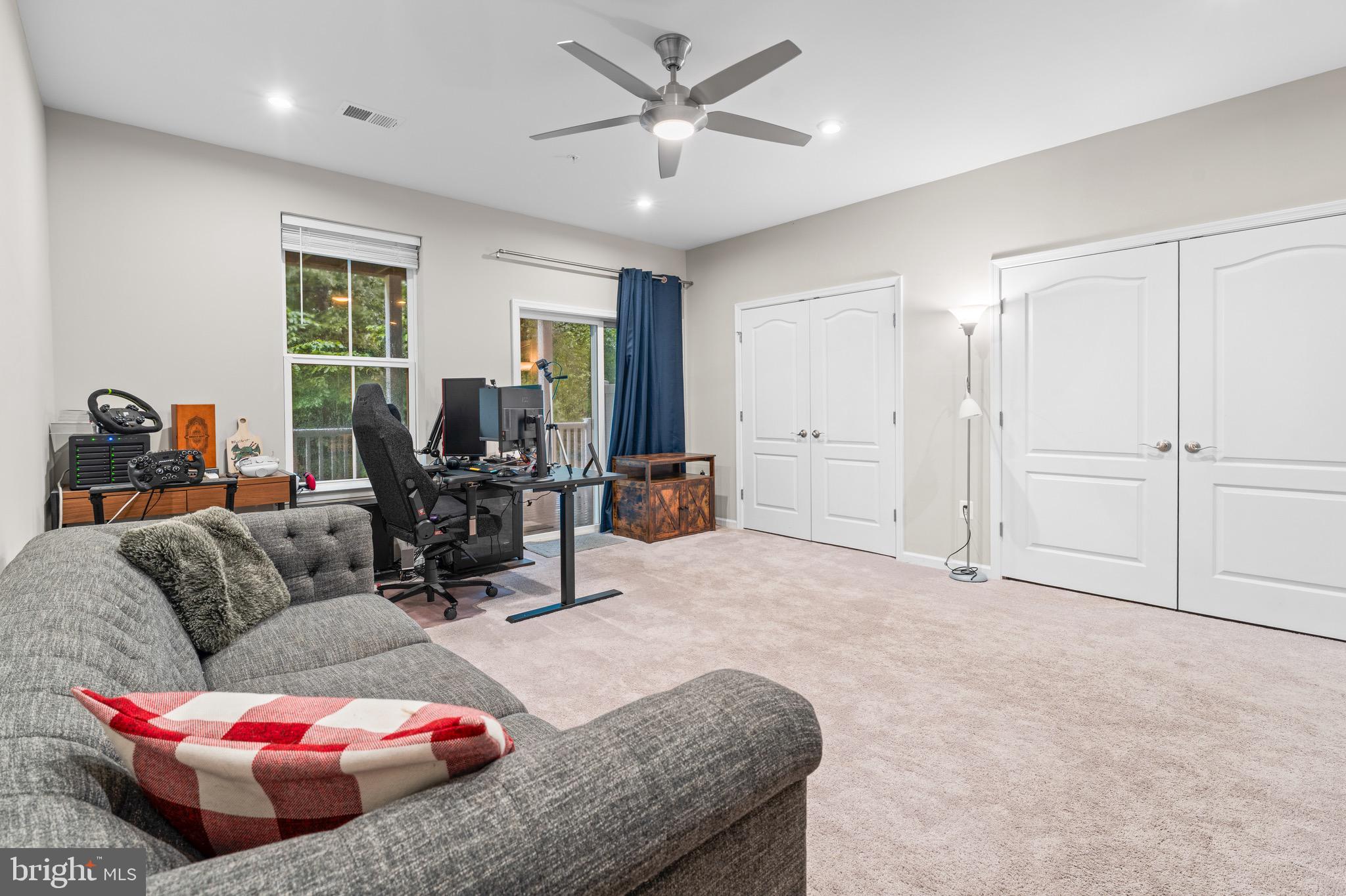 RIVERWALK - Residential Lease