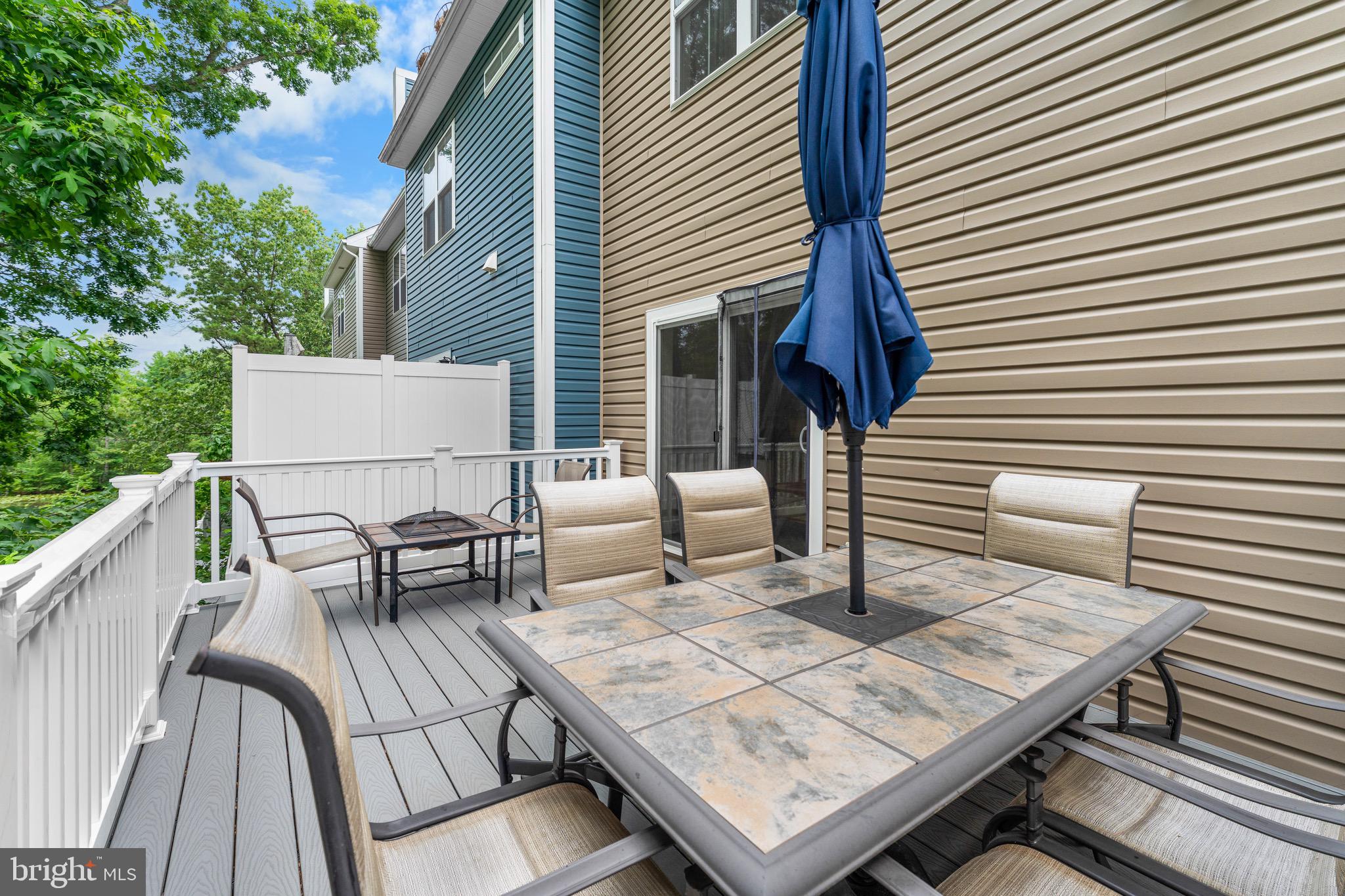 RIVERWALK - Residential Lease