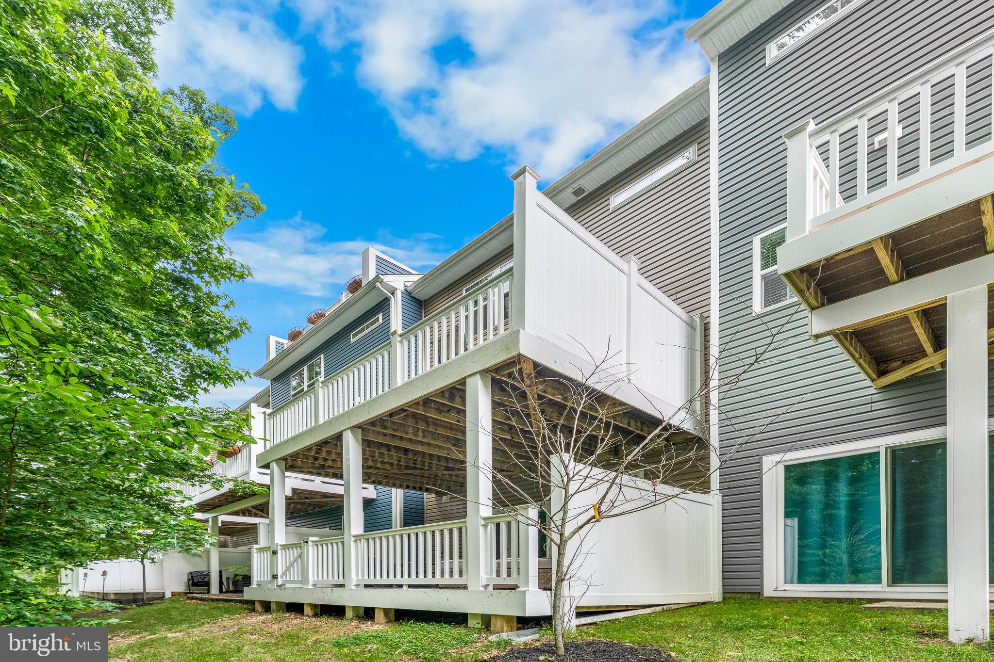 RIVERWALK - Residential Lease