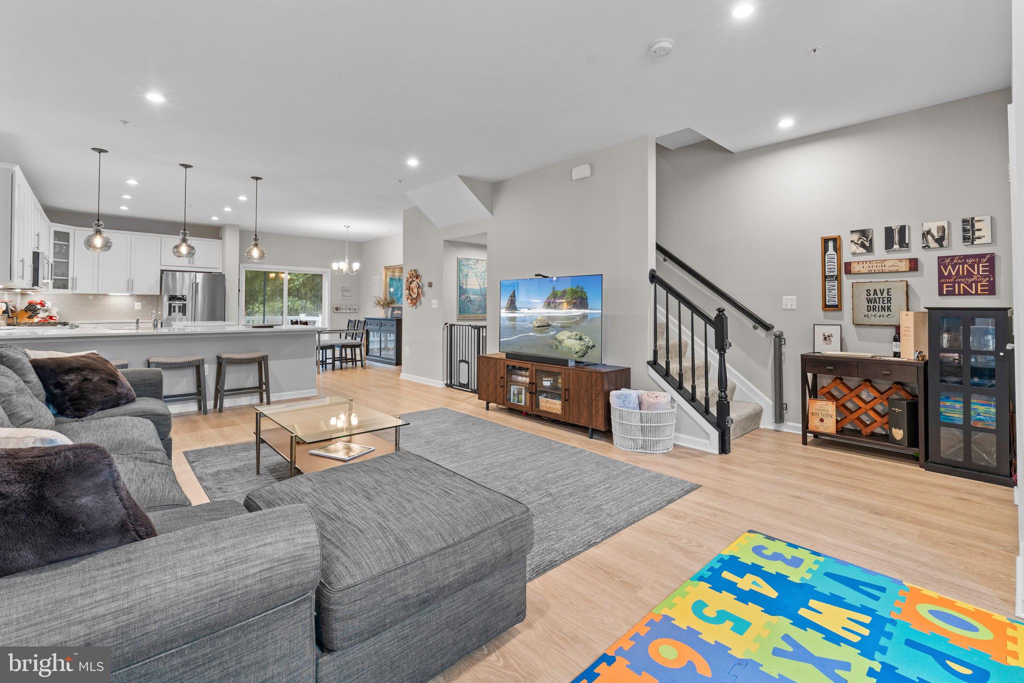 RIVERWALK - Residential Lease