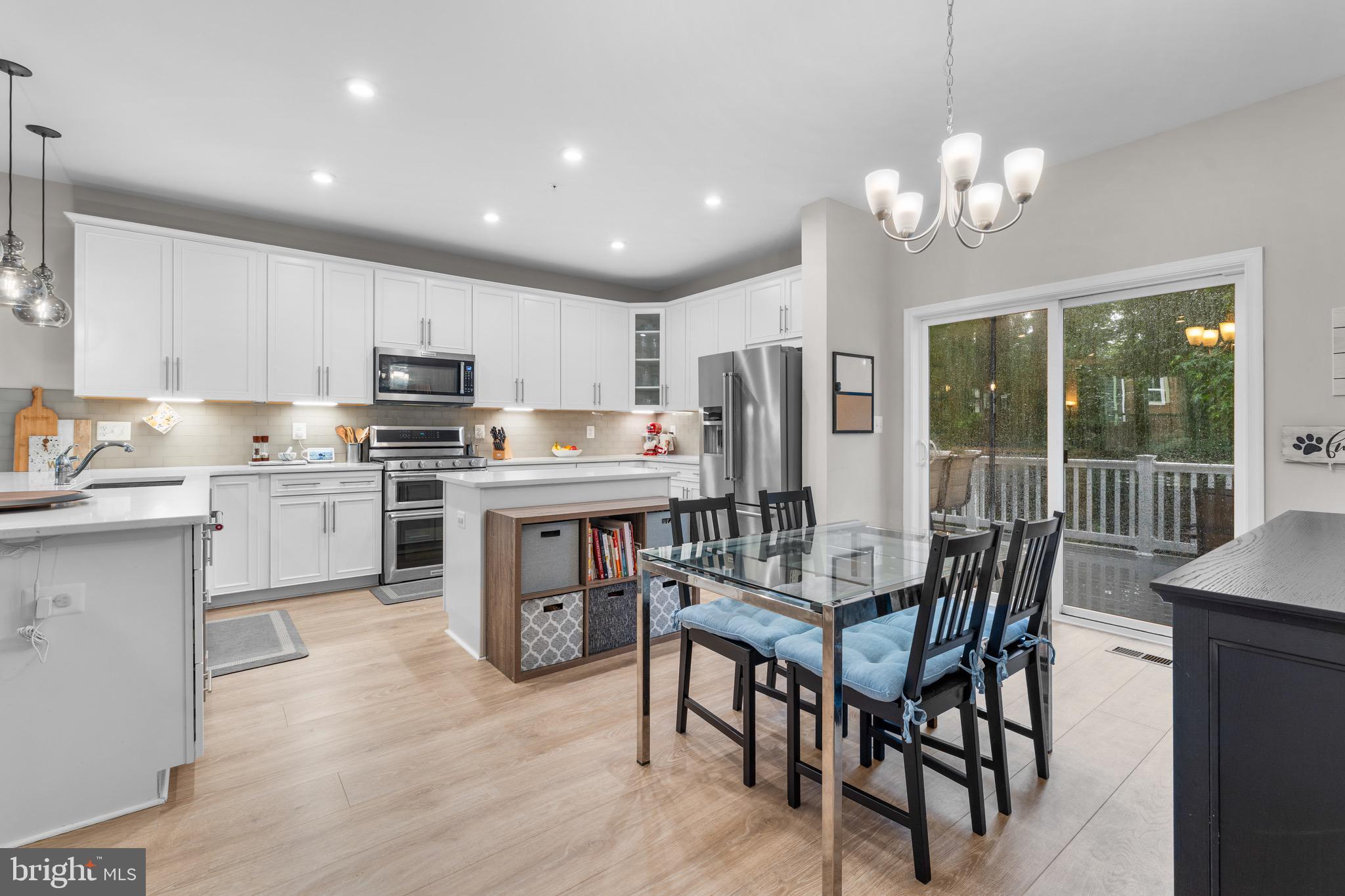 RIVERWALK - Residential Lease