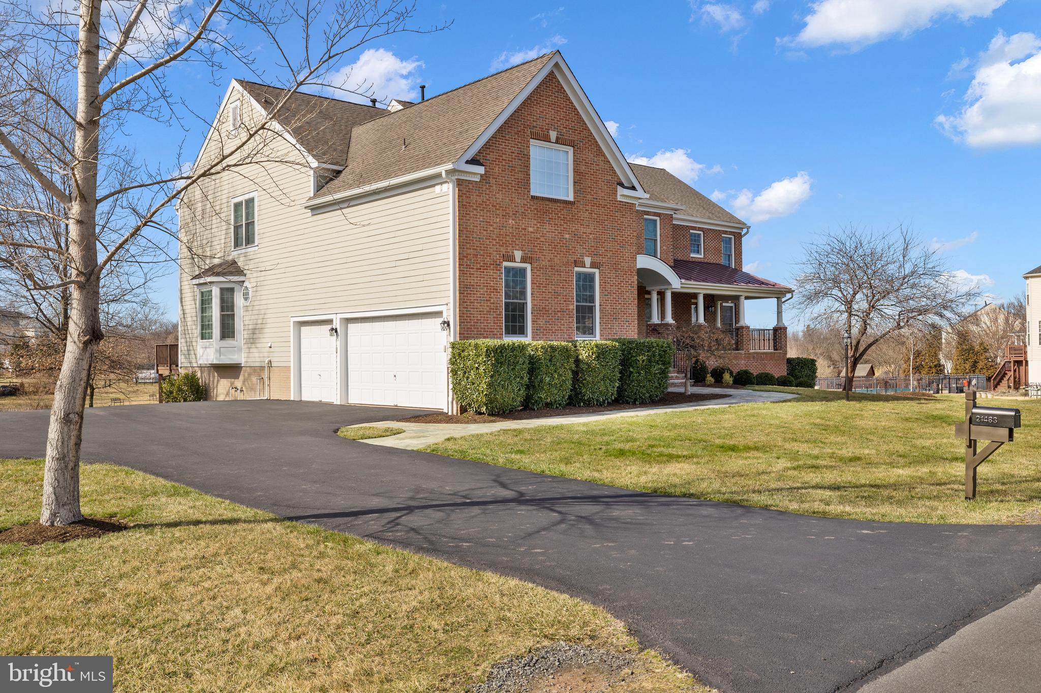 CAMERON CHASE - Residential