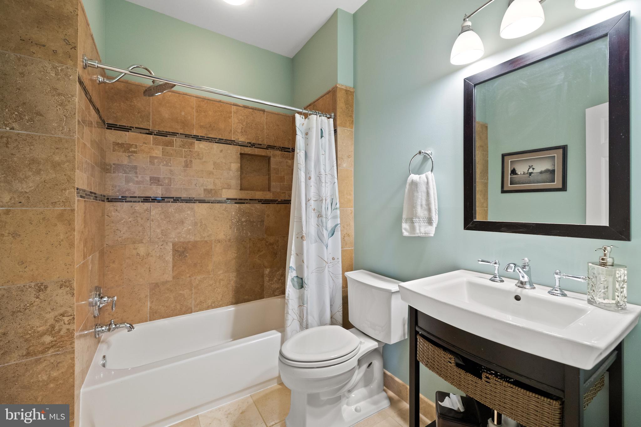 CAMERON CHASE - Residential