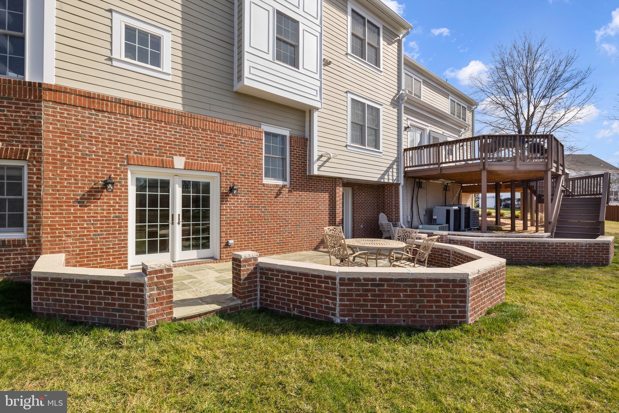 CAMERON CHASE - Residential