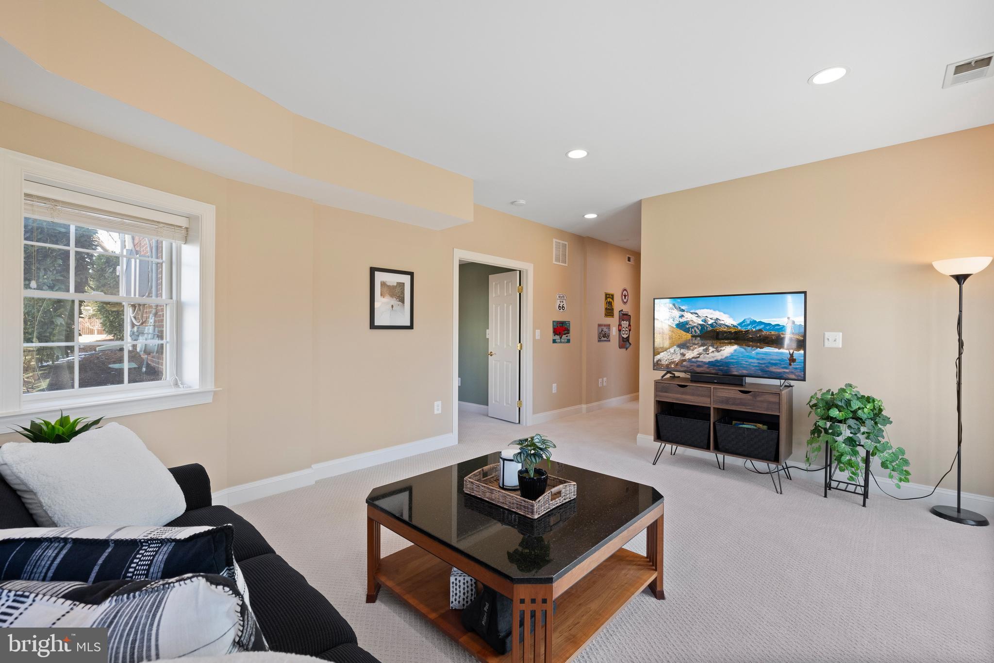 CAMERON CHASE - Residential