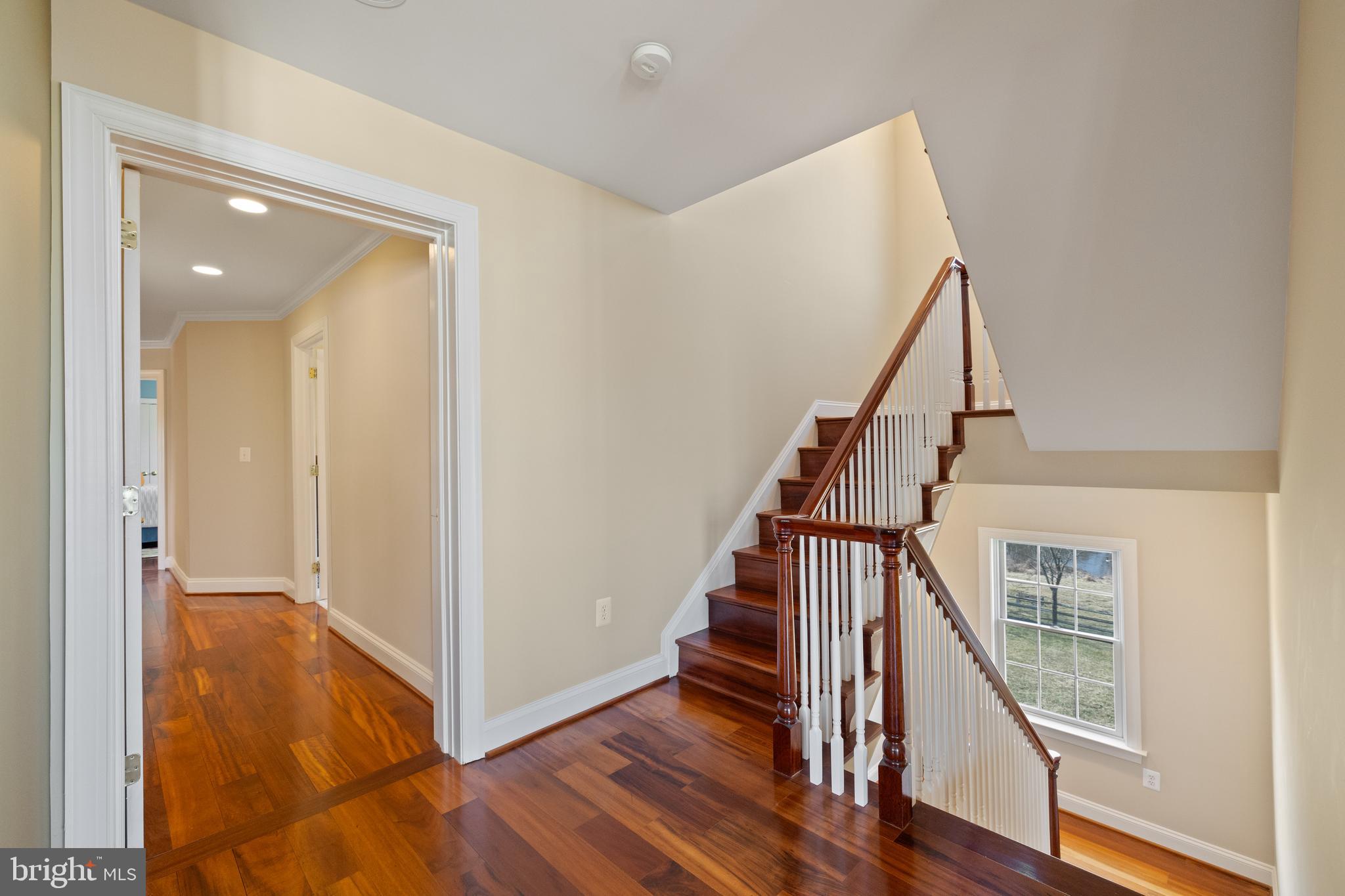 CAMERON CHASE - Residential