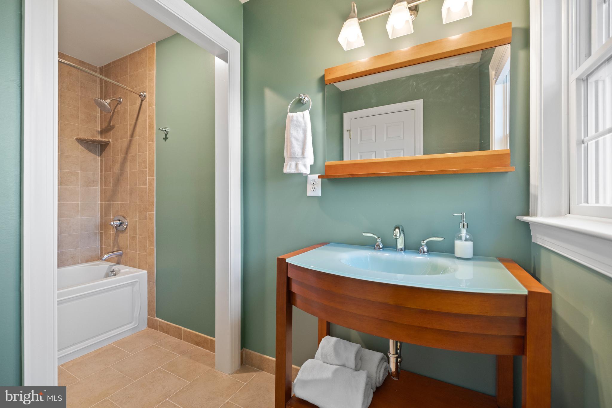 CAMERON CHASE - Residential