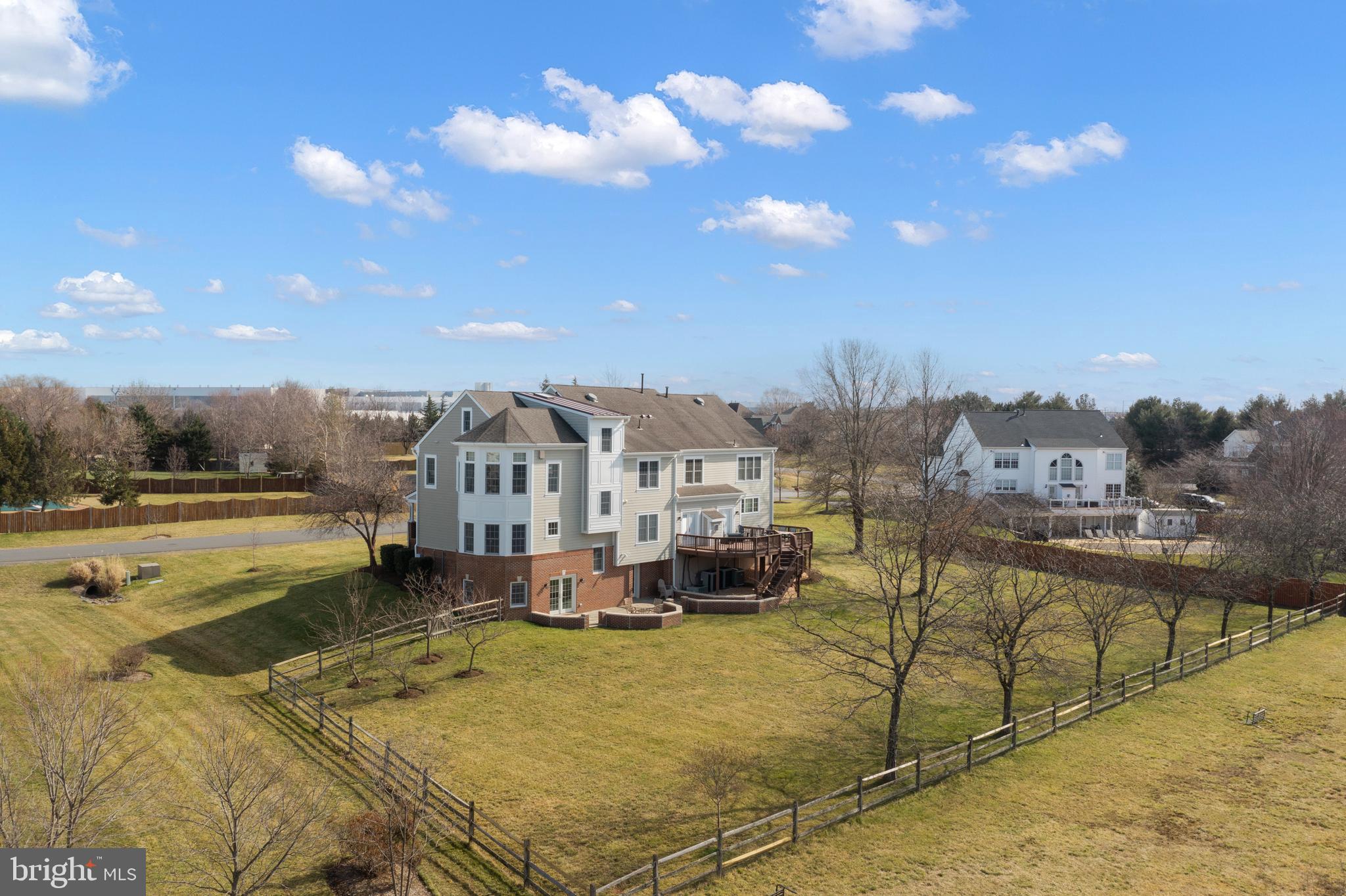 CAMERON CHASE - Residential