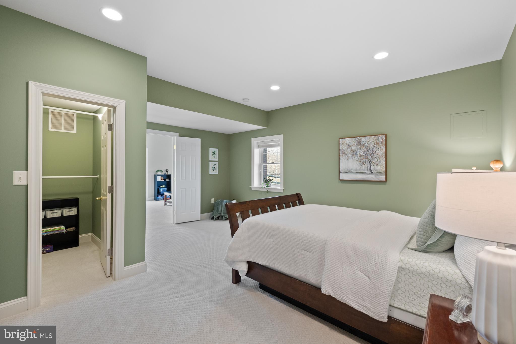 CAMERON CHASE - Residential