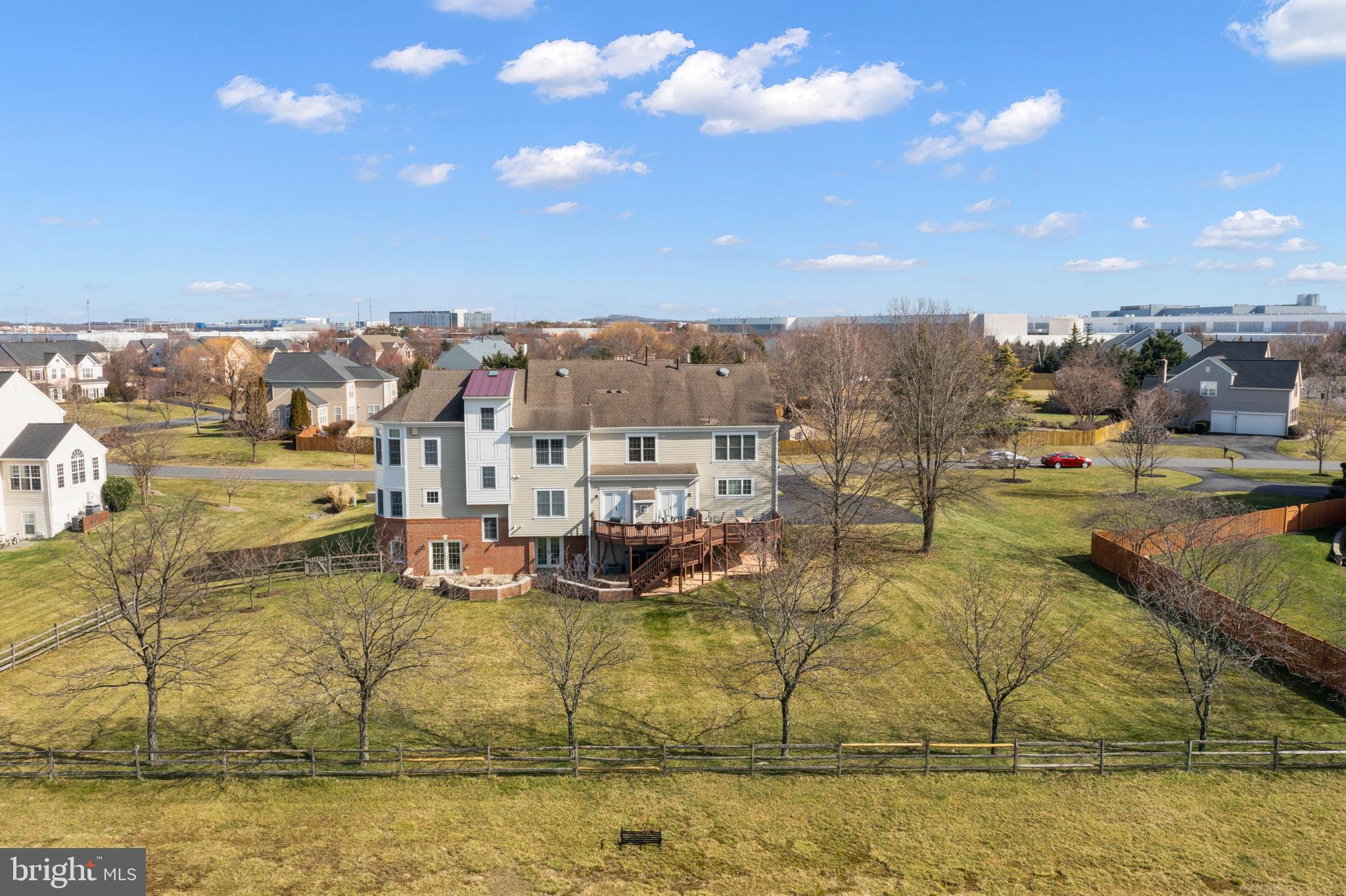 CAMERON CHASE - Residential