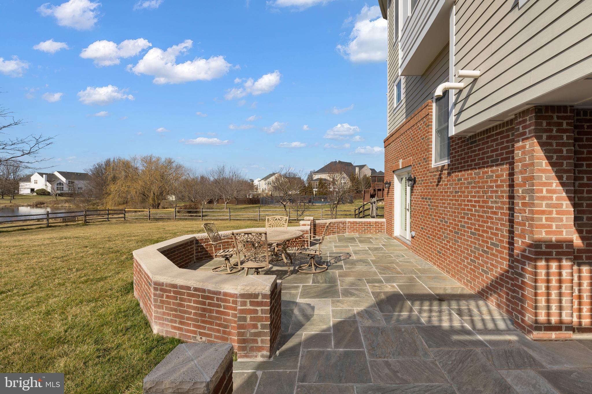 CAMERON CHASE - Residential