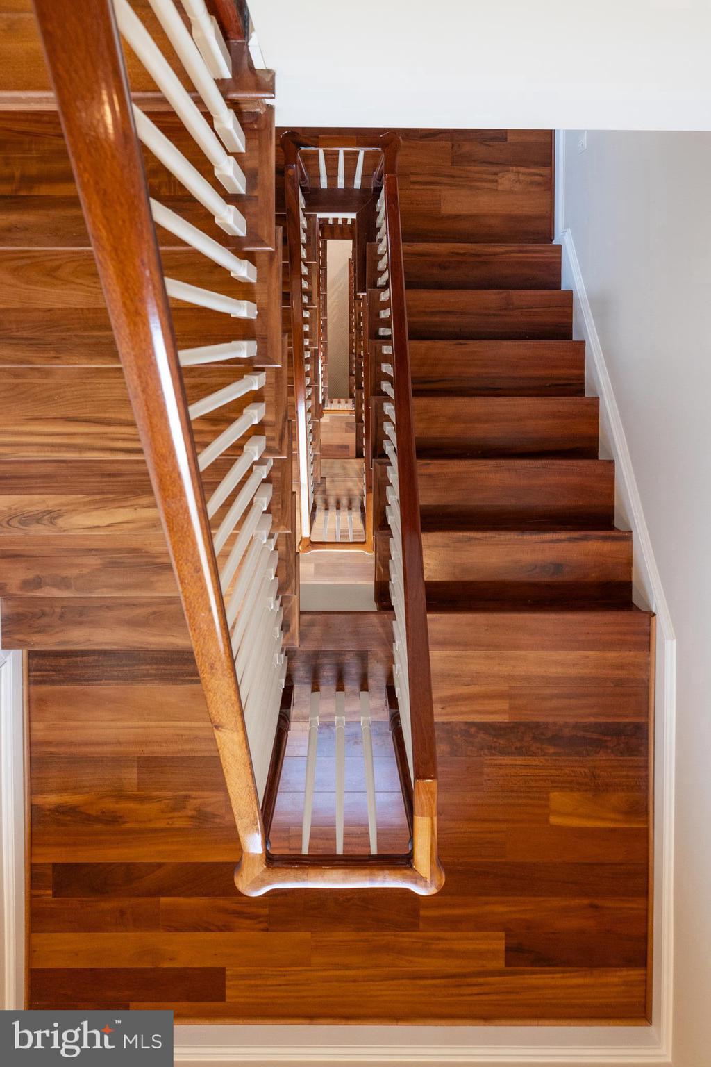 CAMERON CHASE - Residential