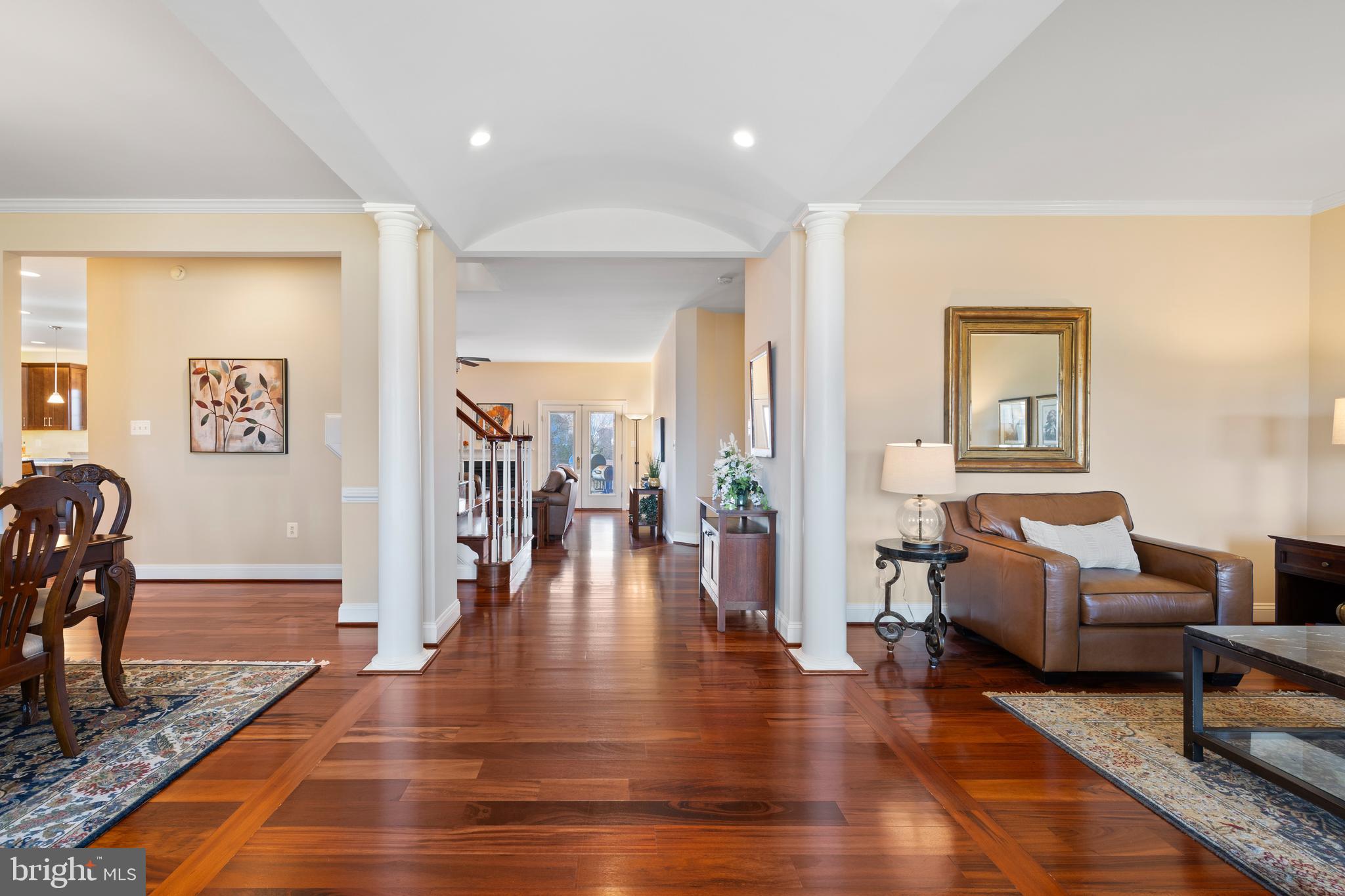 CAMERON CHASE - Residential