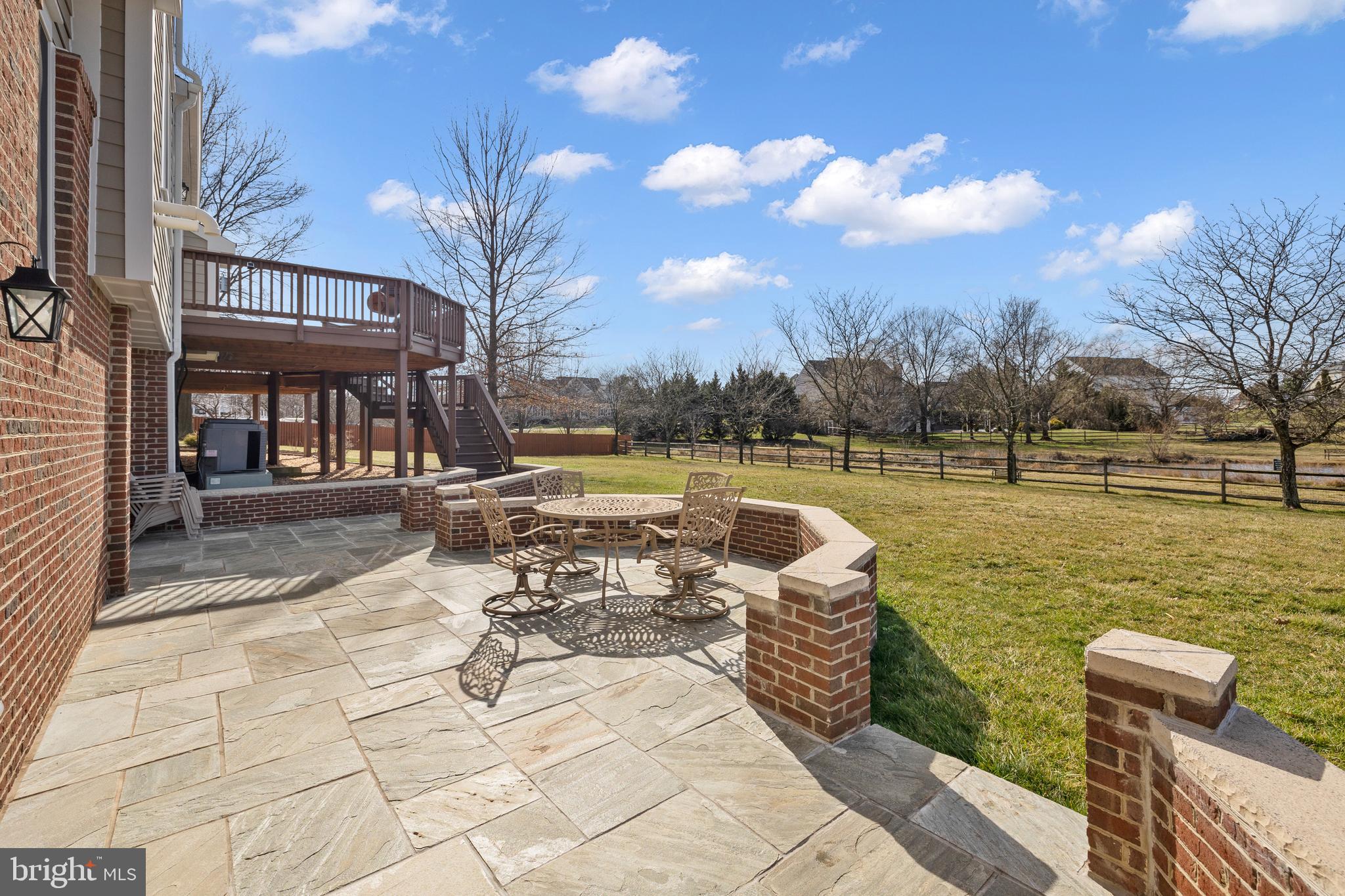 CAMERON CHASE - Residential