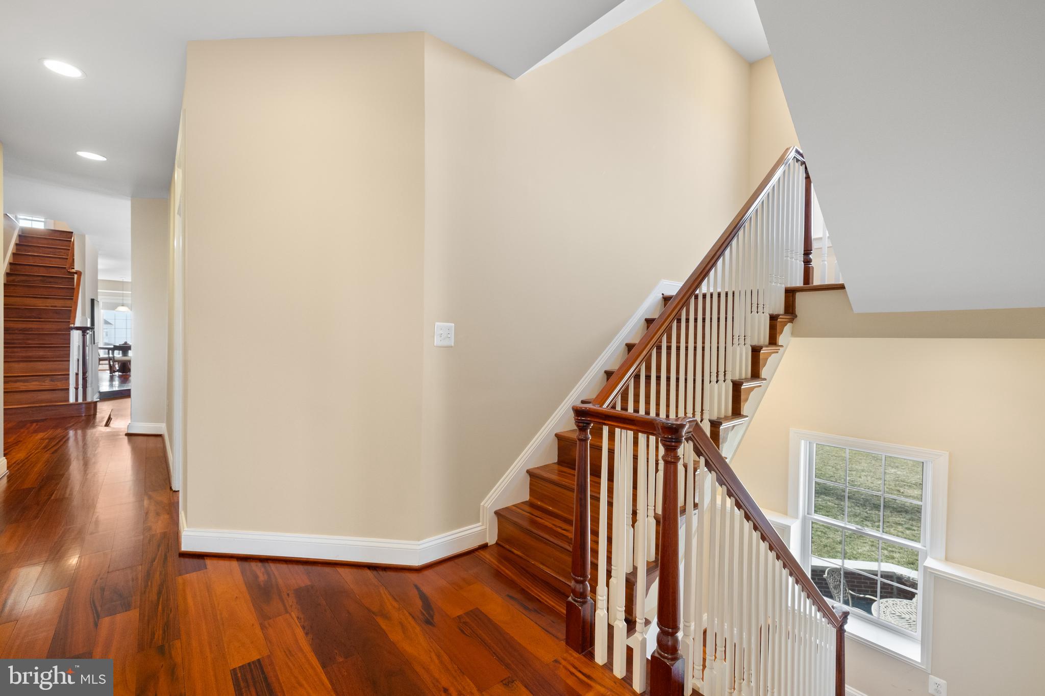 CAMERON CHASE - Residential