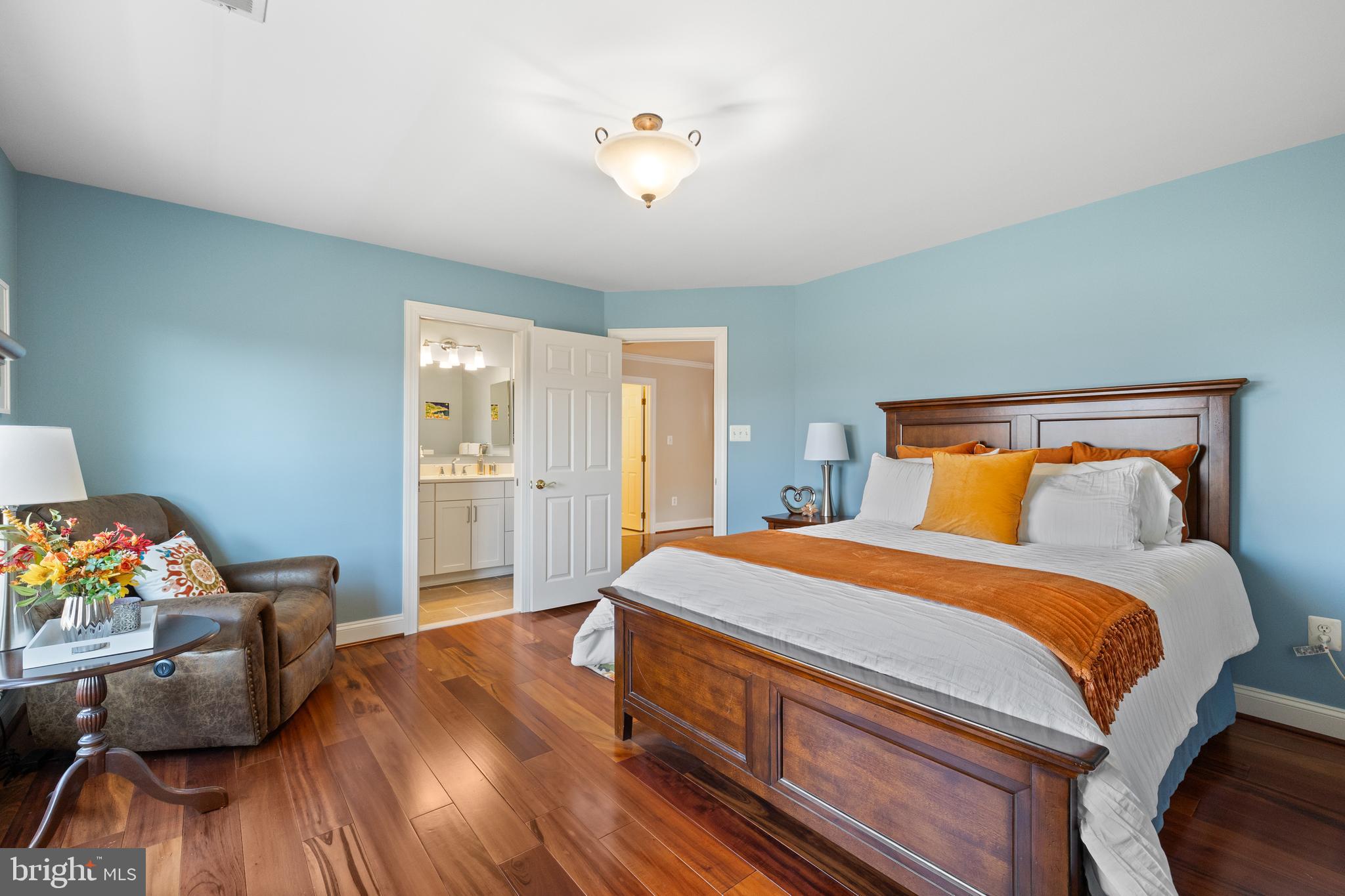 CAMERON CHASE - Residential