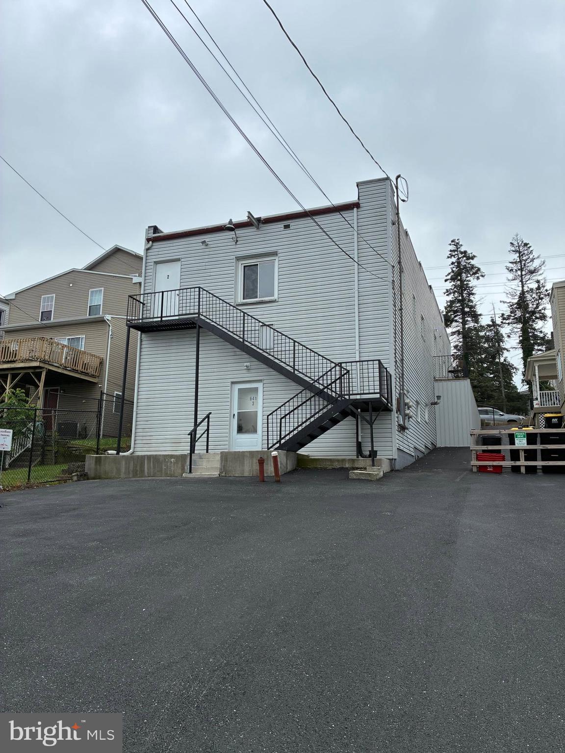 641 W BROADWAY