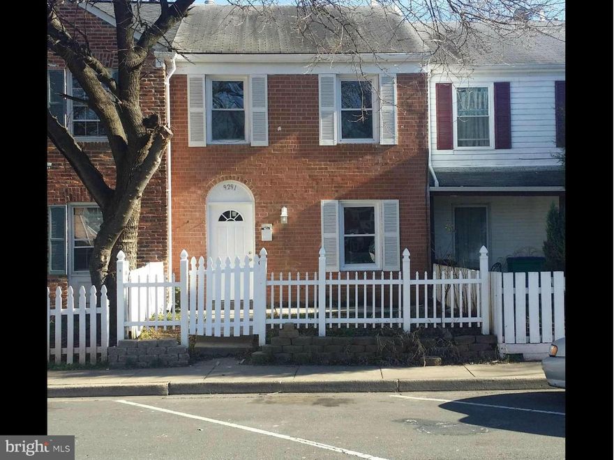 Reduced $10,000! Priced to sell! Great for investment!  New *GRANITE* counters, SS sink/faucet, custom subway tile, built in microwave. New large ceramic tile in full bath. New carpet. Mirrored closets. New drywall/paint. New fuse box/wiring/water heater. Full washer/dryer. Own for less than you rent. Great buy for a great home! Must see. Cardinal Title for closing=free 2/10 Home Warranty.