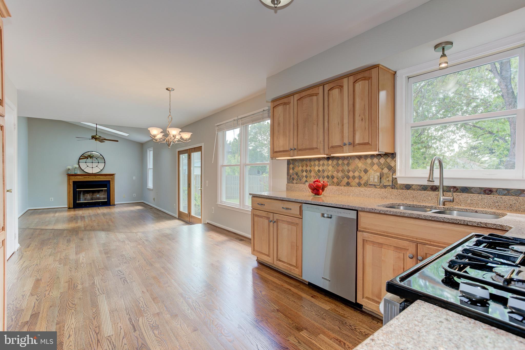 COUNTRY ROADS - Residential