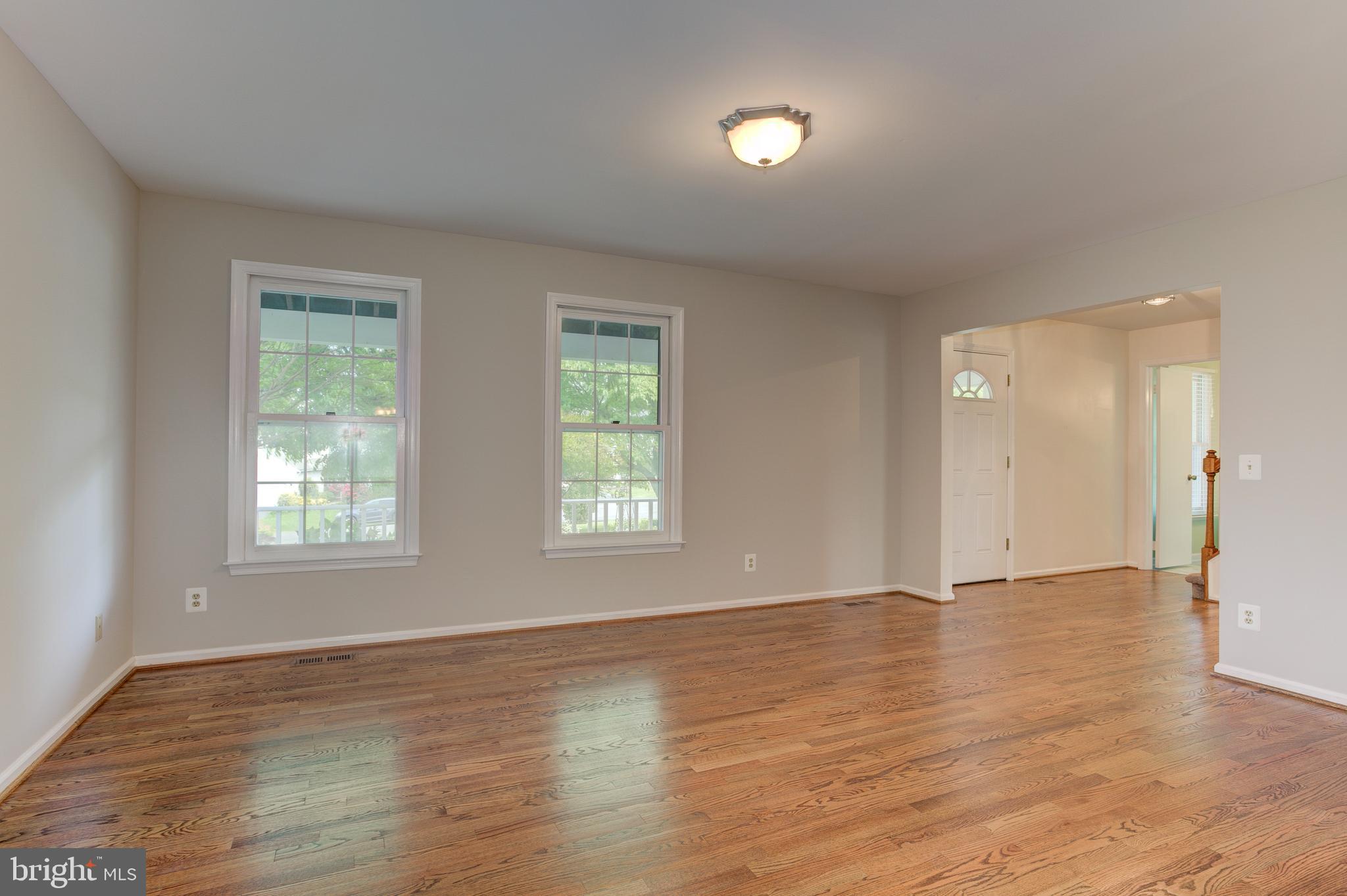 COUNTRY ROADS - Residential