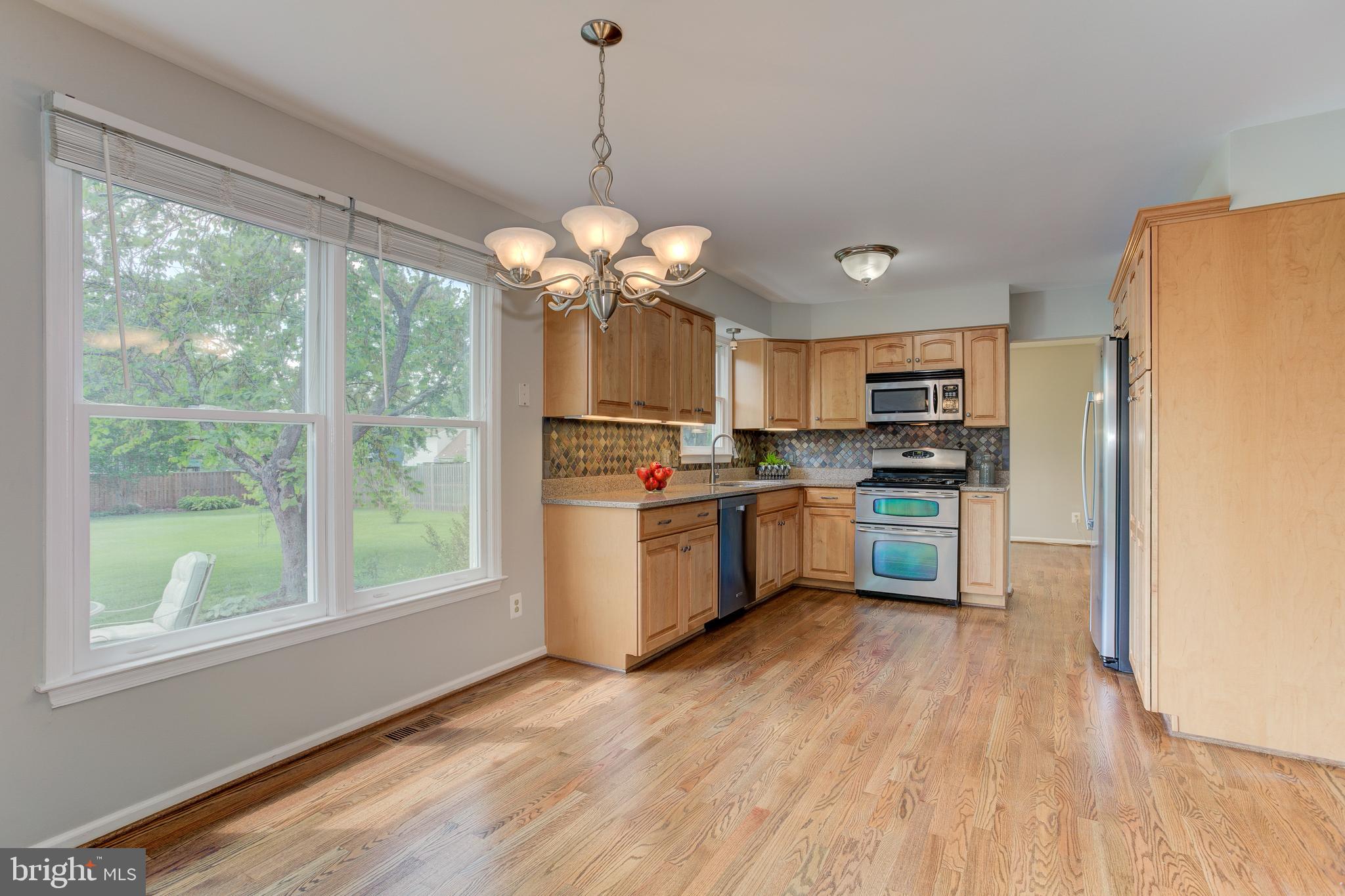 COUNTRY ROADS - Residential