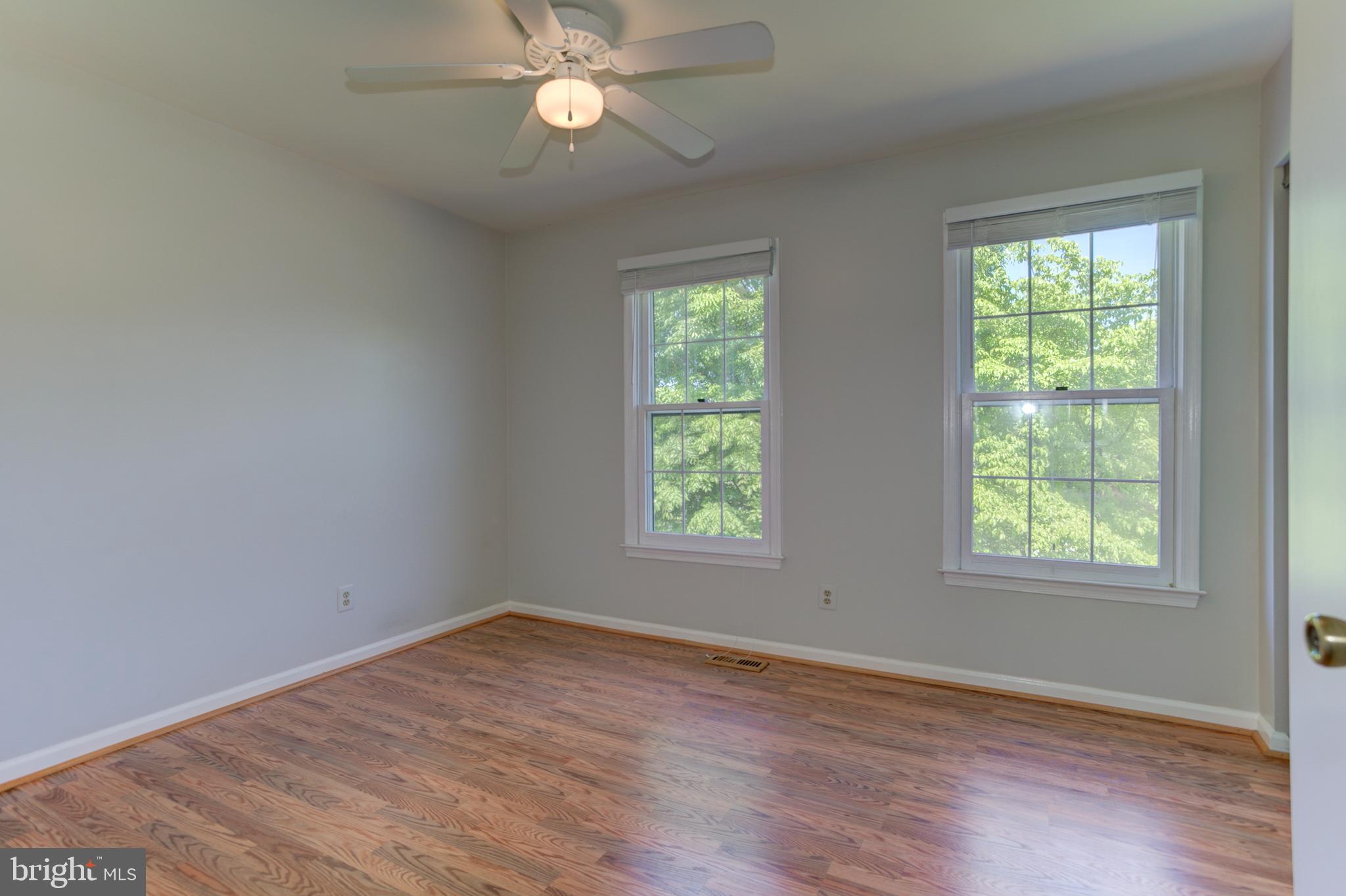 COUNTRY ROADS - Residential