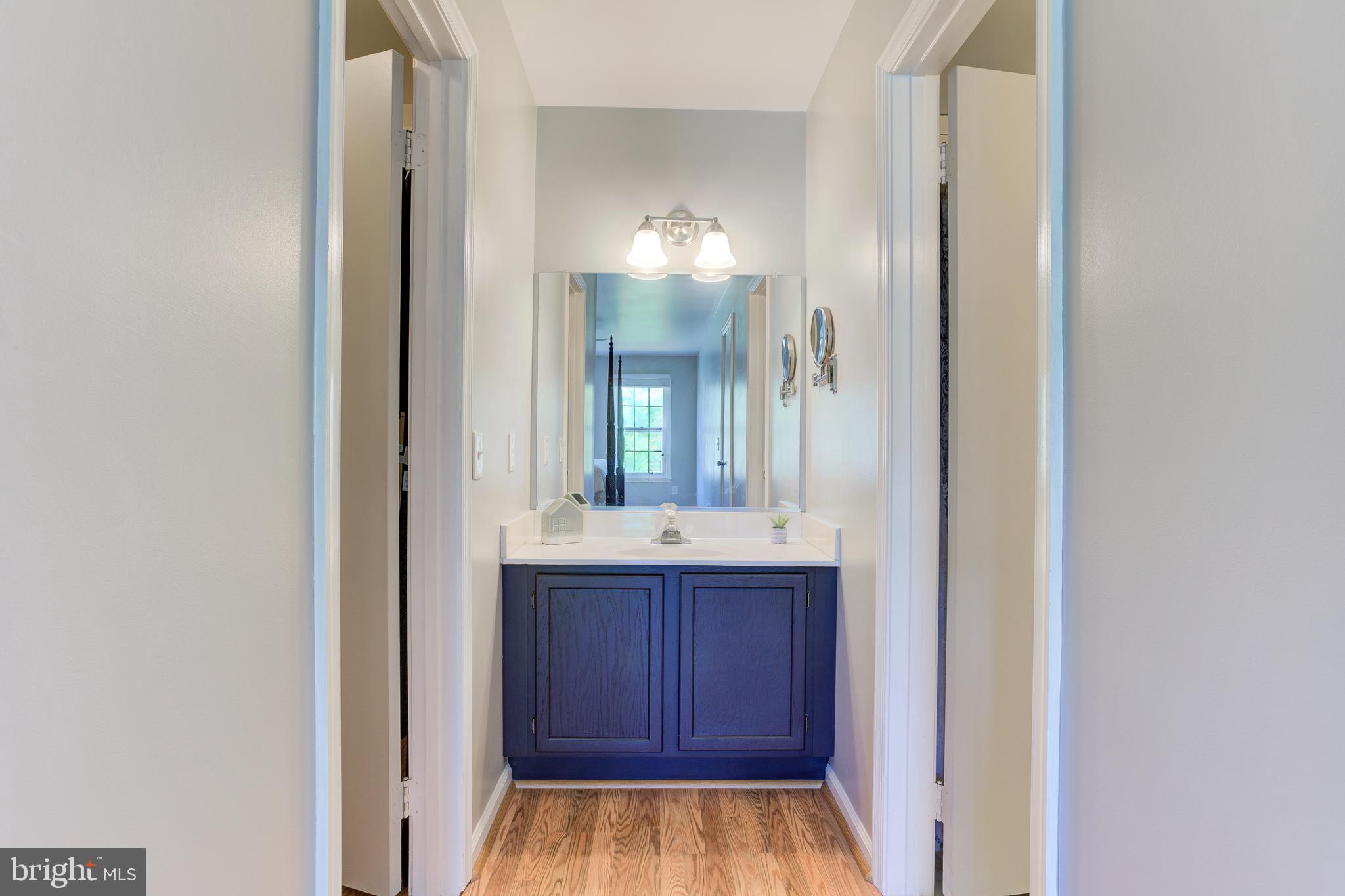 COUNTRY ROADS - Residential