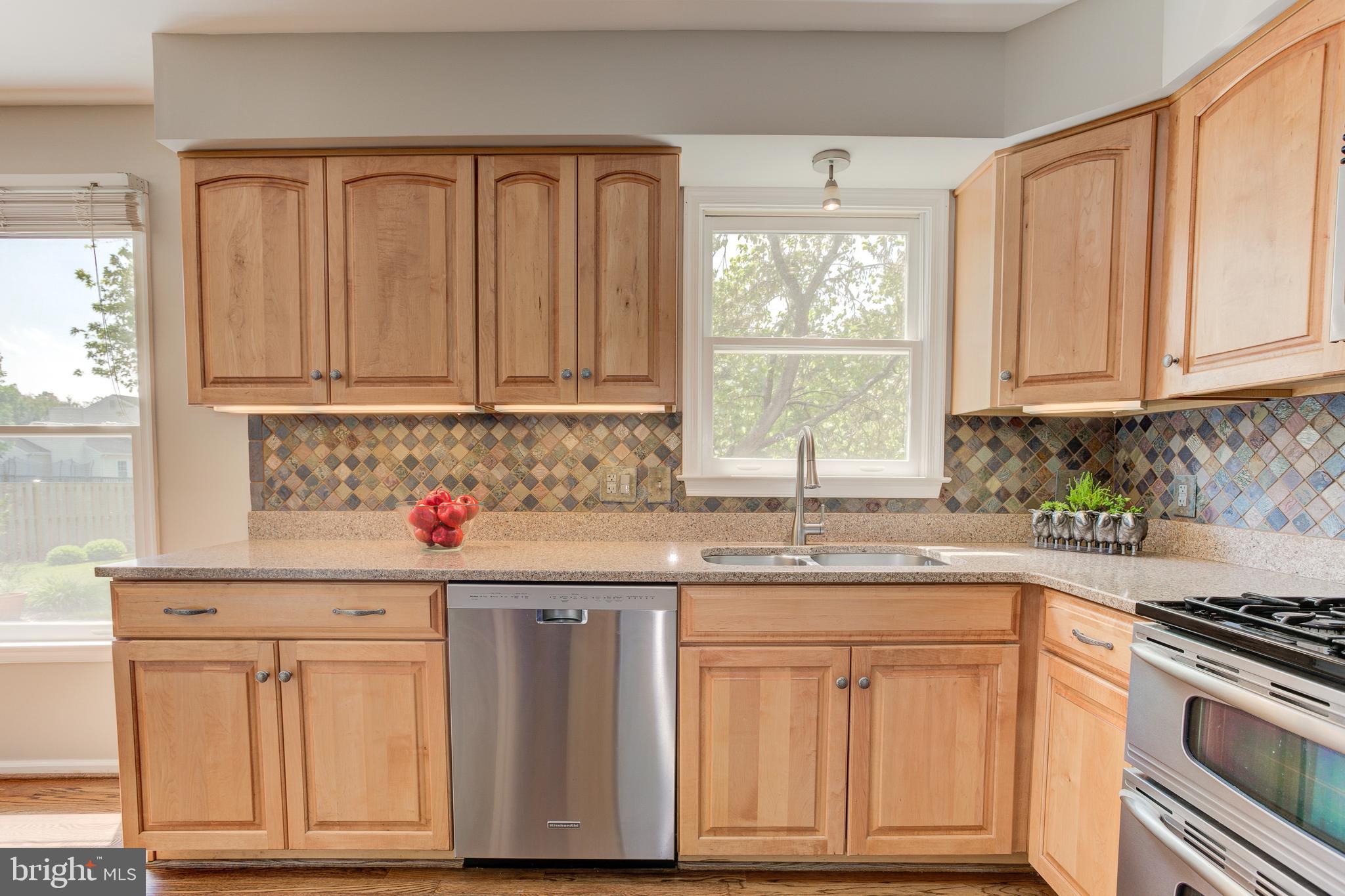 COUNTRY ROADS - Residential