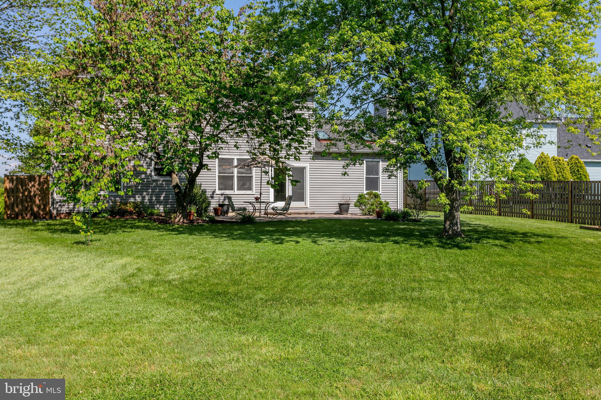 COUNTRY ROADS - Residential