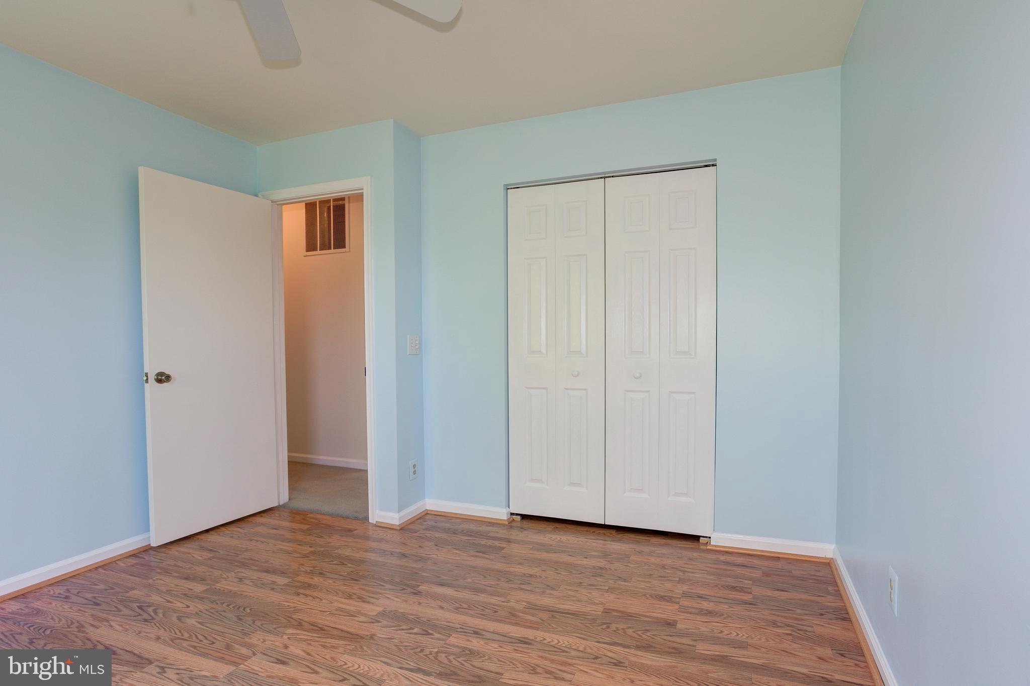 COUNTRY ROADS - Residential